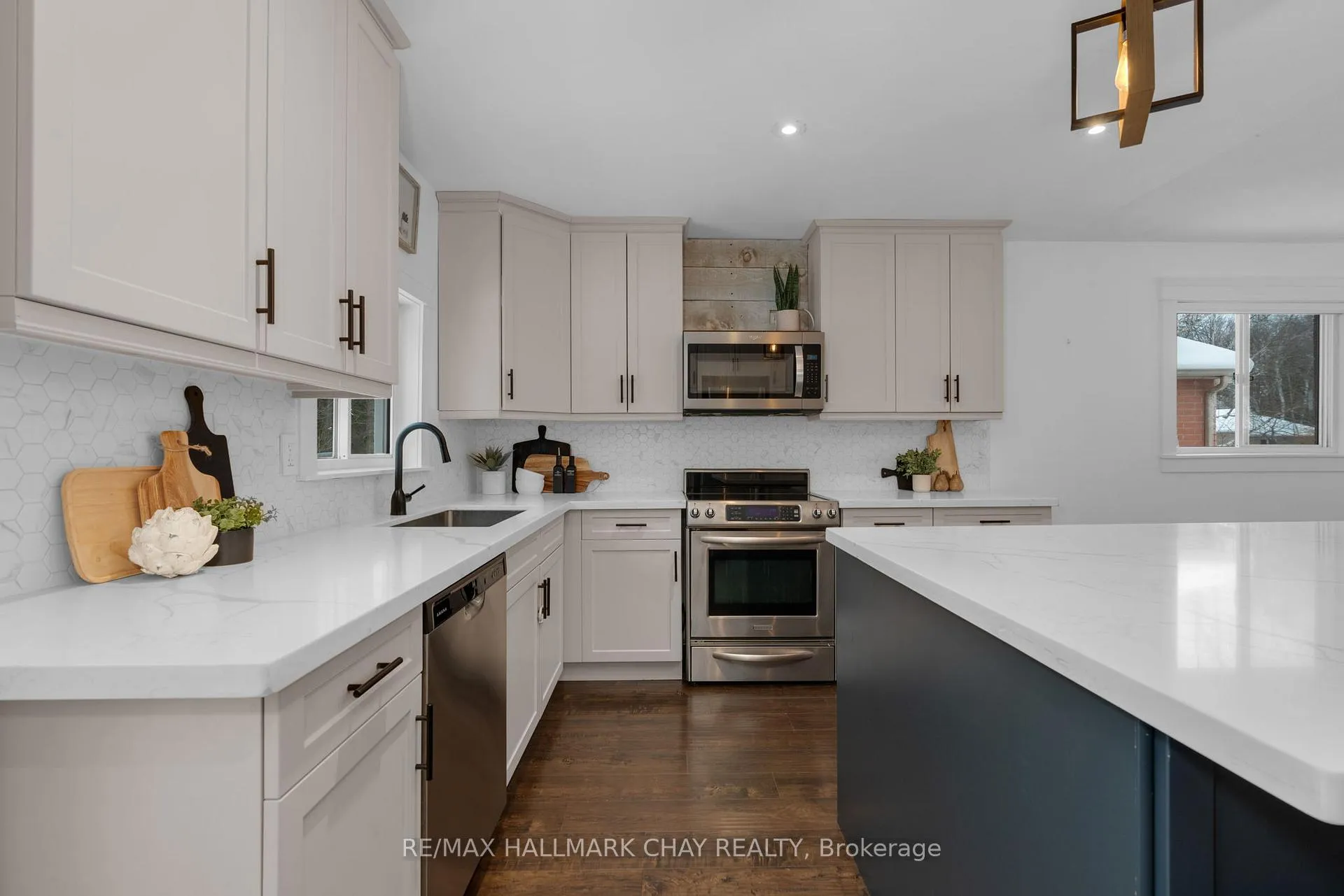 Photo 12 of 26 Brillinger Drive, Wasaga Beach — HOMEH