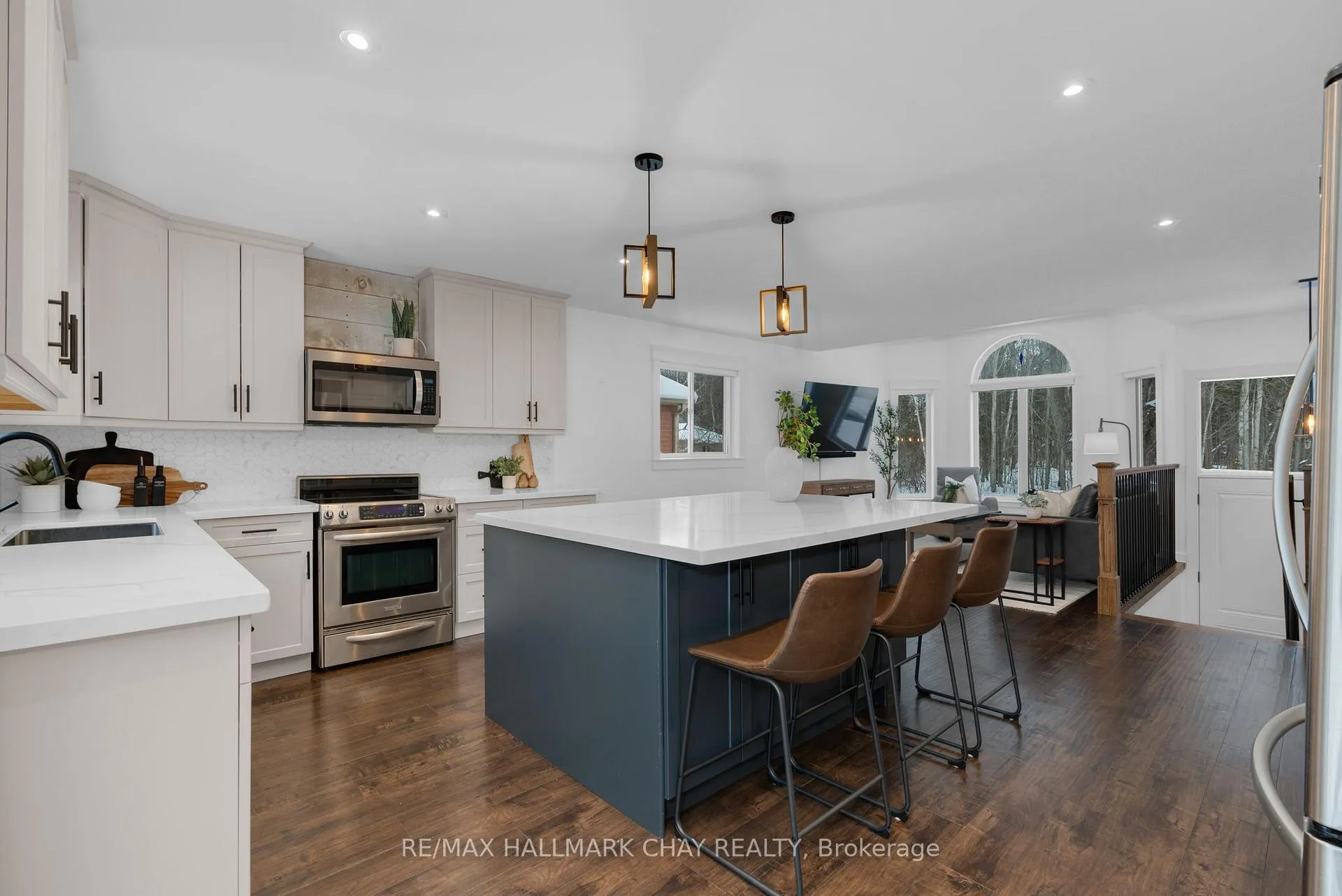 Photo 13 of 26 Brillinger Drive, Wasaga Beach — HOMEH