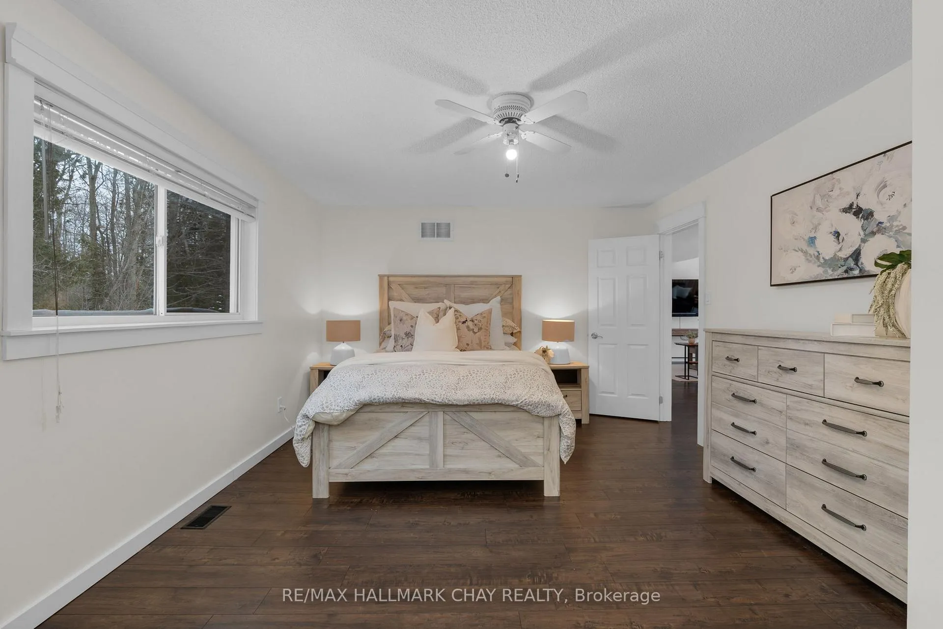 Photo 17 of 26 Brillinger Drive, Wasaga Beach — HOMEH