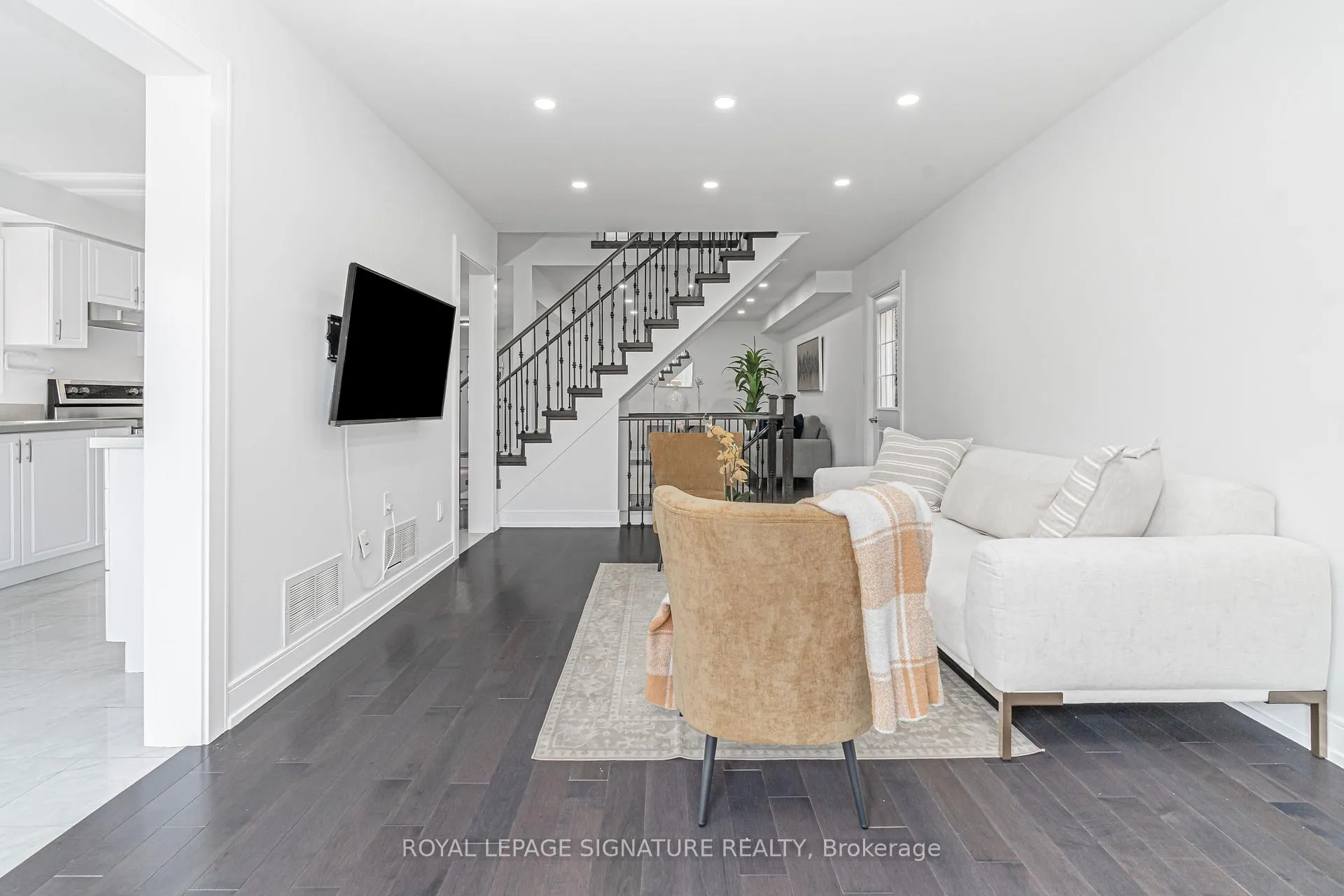 Photo 18 of 217 Sophia Road, Markham, Middlefield — HOMEH