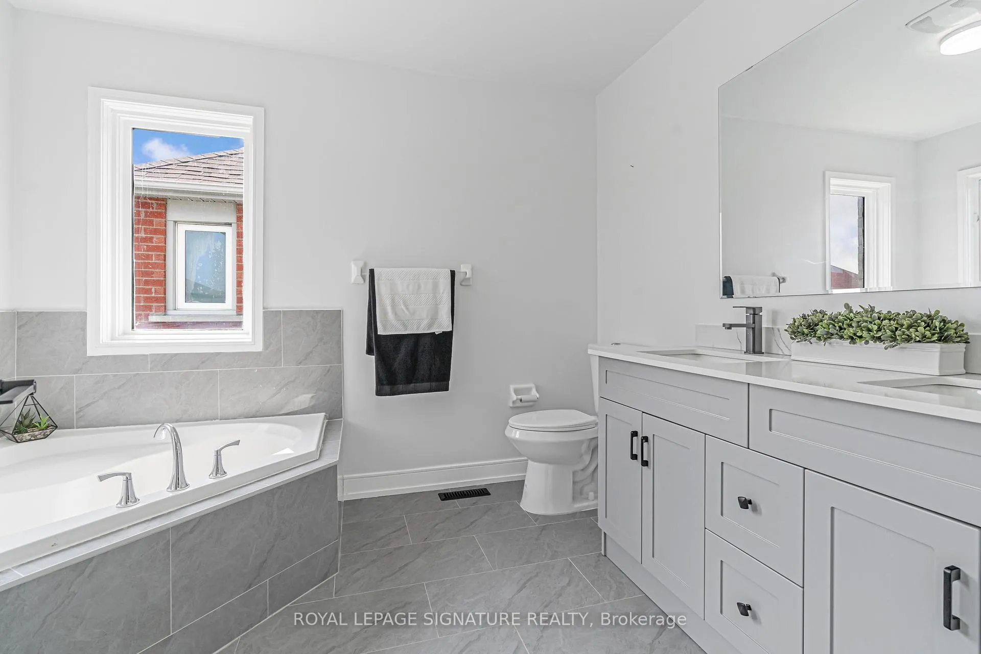 Photo 27 of 217 Sophia Road, Markham, Middlefield — HOMEH
