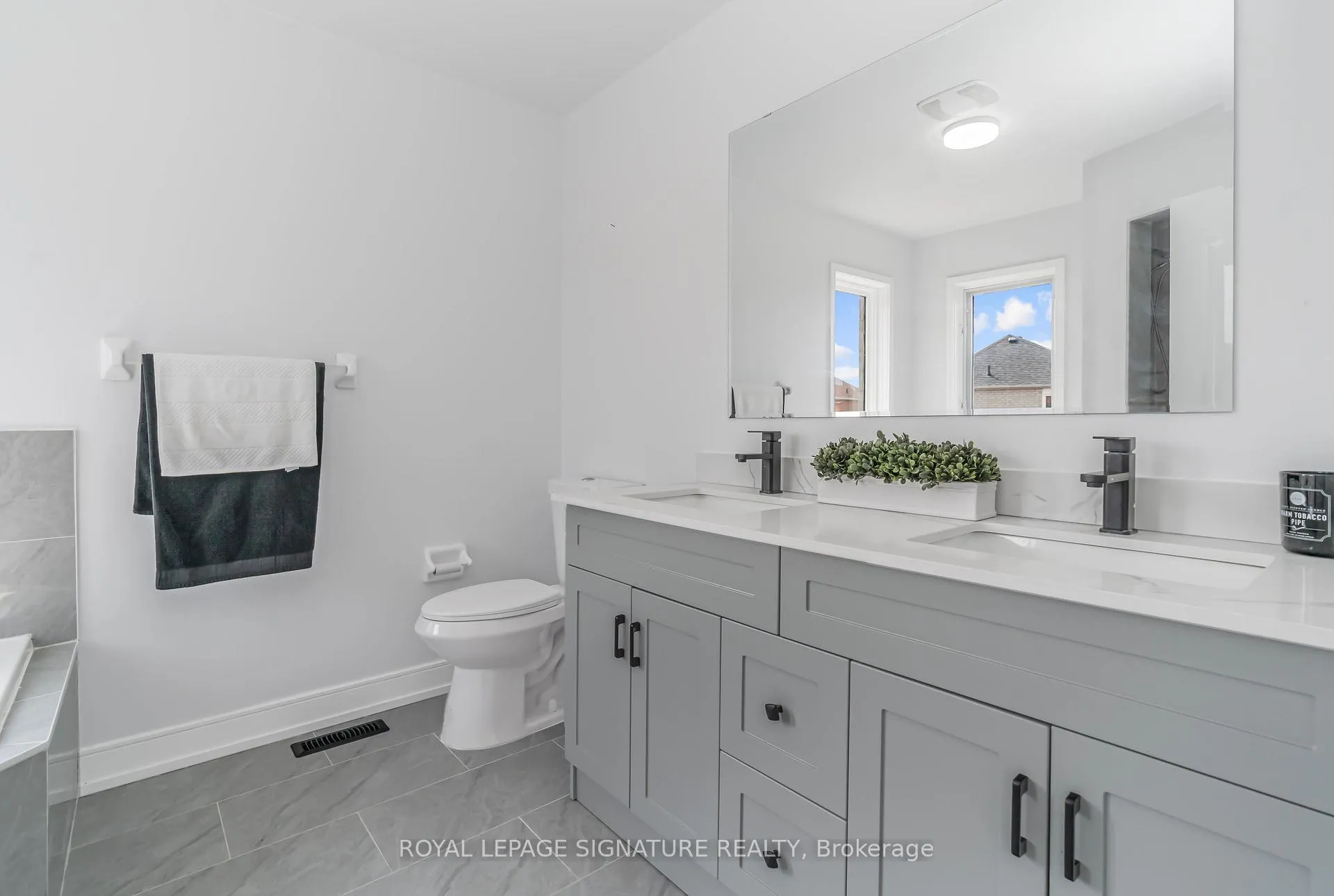 Photo 28 of 217 Sophia Road, Markham, Middlefield — HOMEH