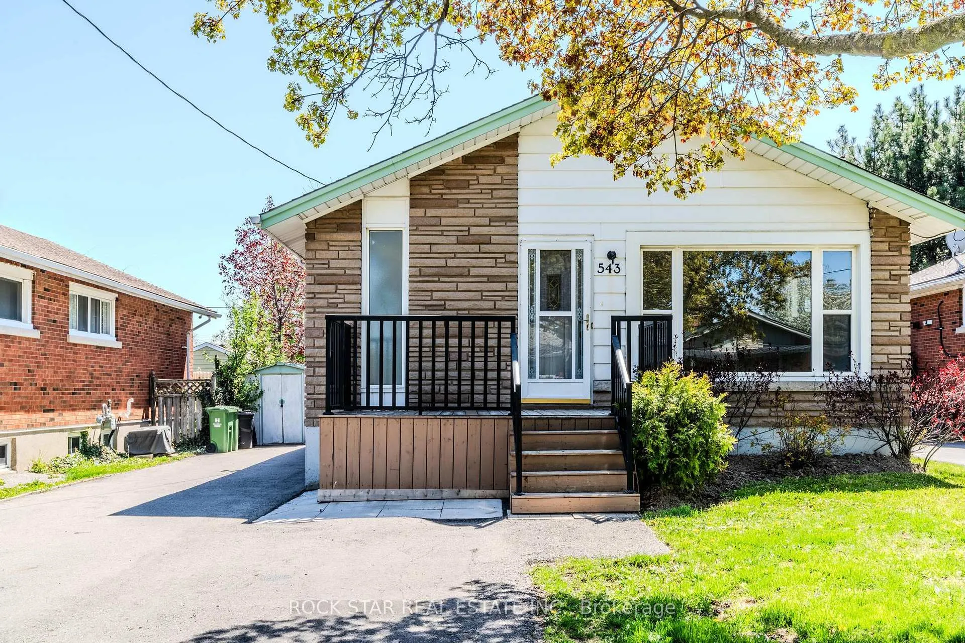 Photo 2 of 543 East 27th Street, Hamilton, Burkholme — HOMEH