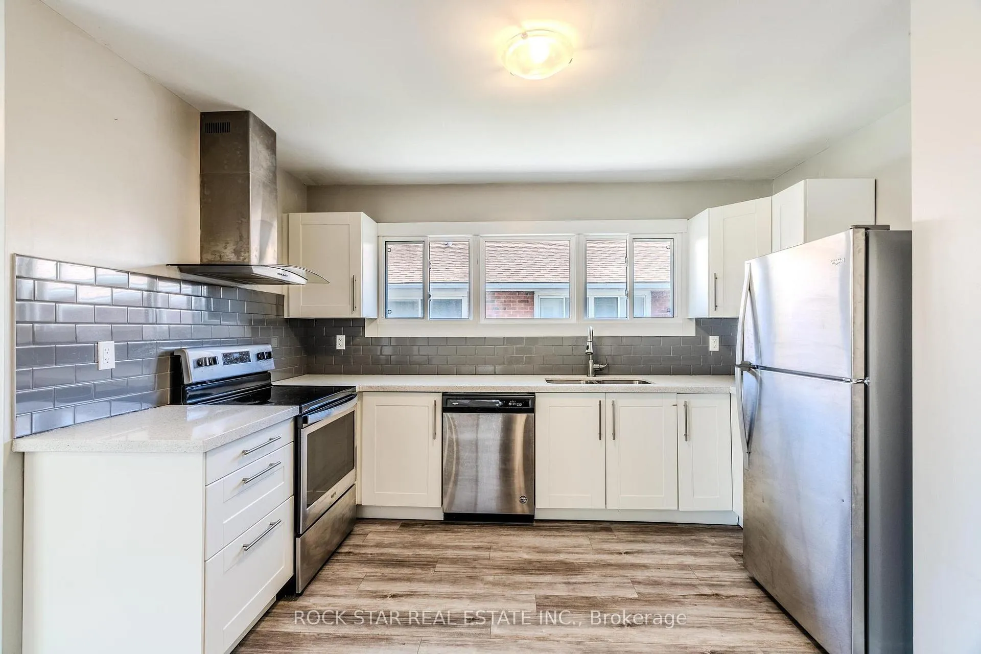 Photo 8 of 543 East 27th Street, Hamilton, Burkholme — HOMEH
