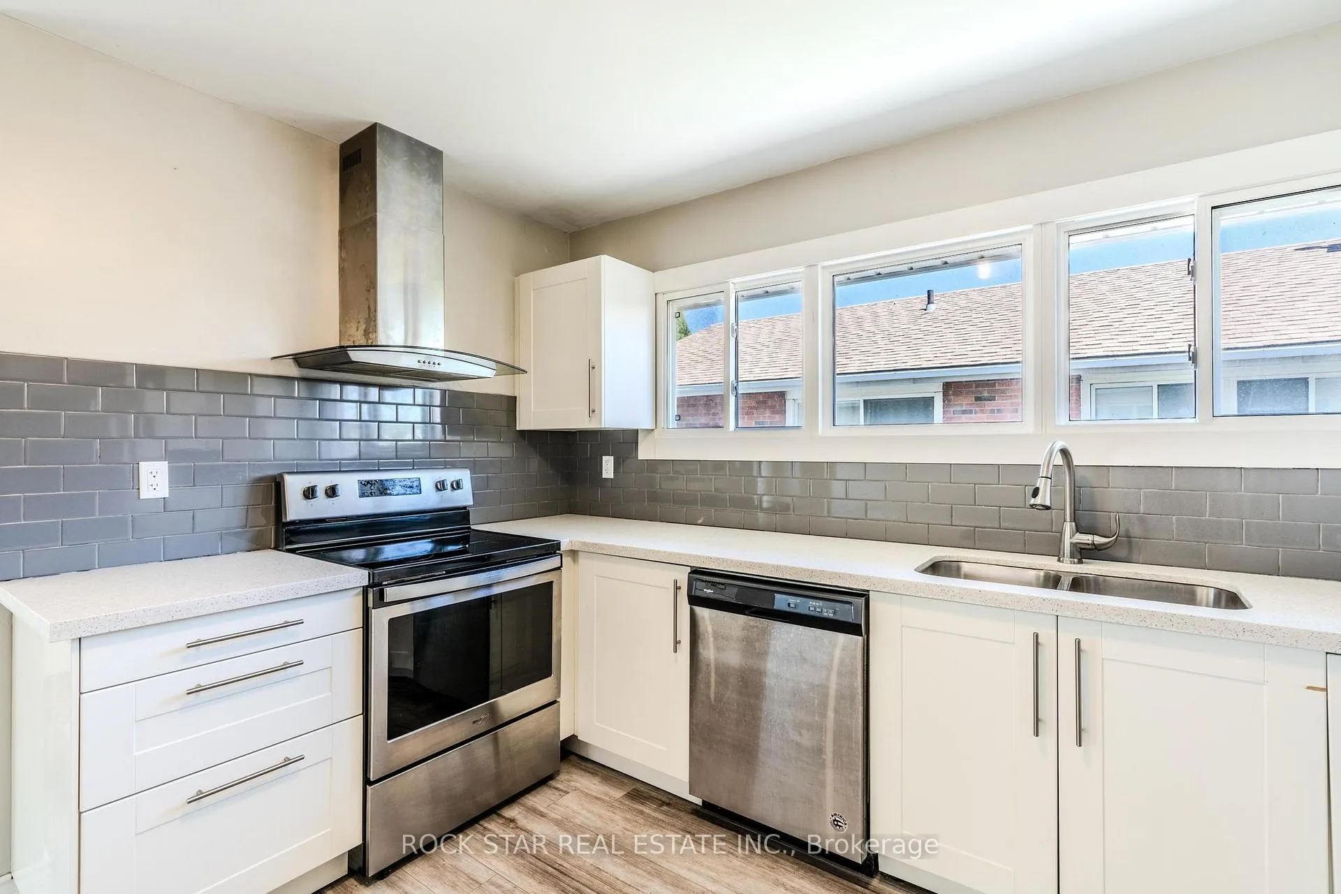 Photo 9 of 543 East 27th Street, Hamilton, Burkholme — HOMEH