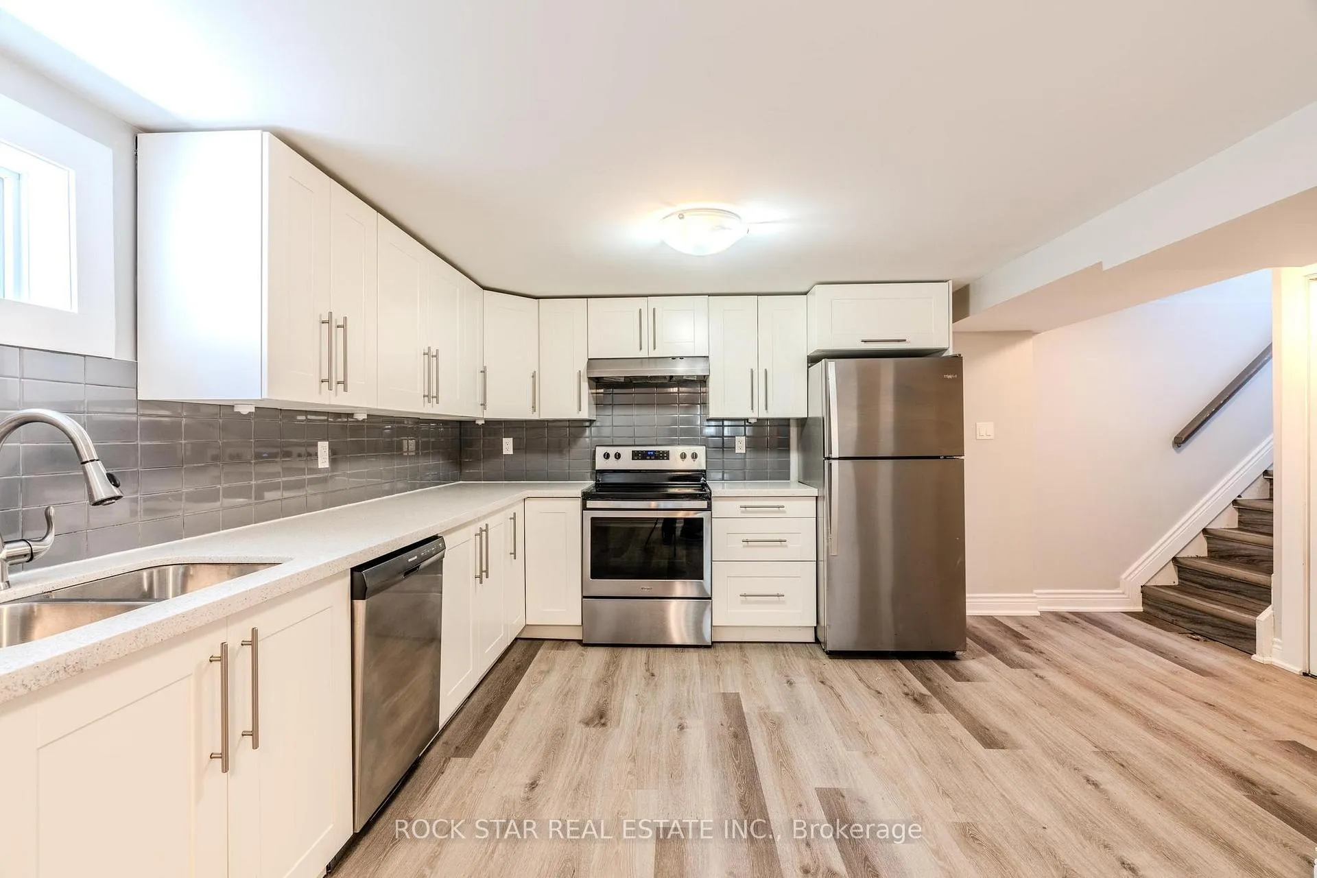 Photo 16 of 543 East 27th Street, Hamilton, Burkholme — HOMEH