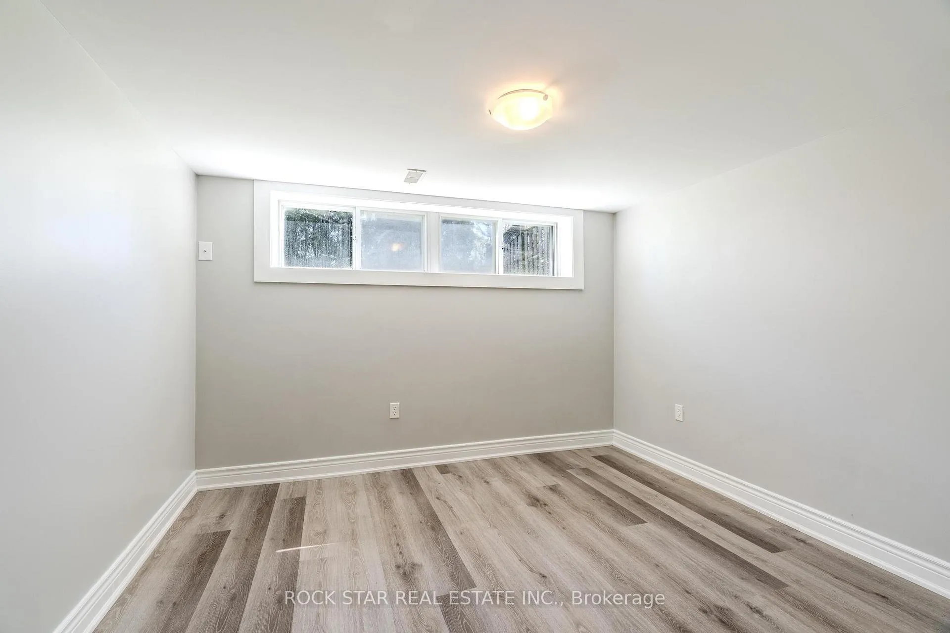 Photo 21 of 543 East 27th Street, Hamilton, Burkholme — HOMEH
