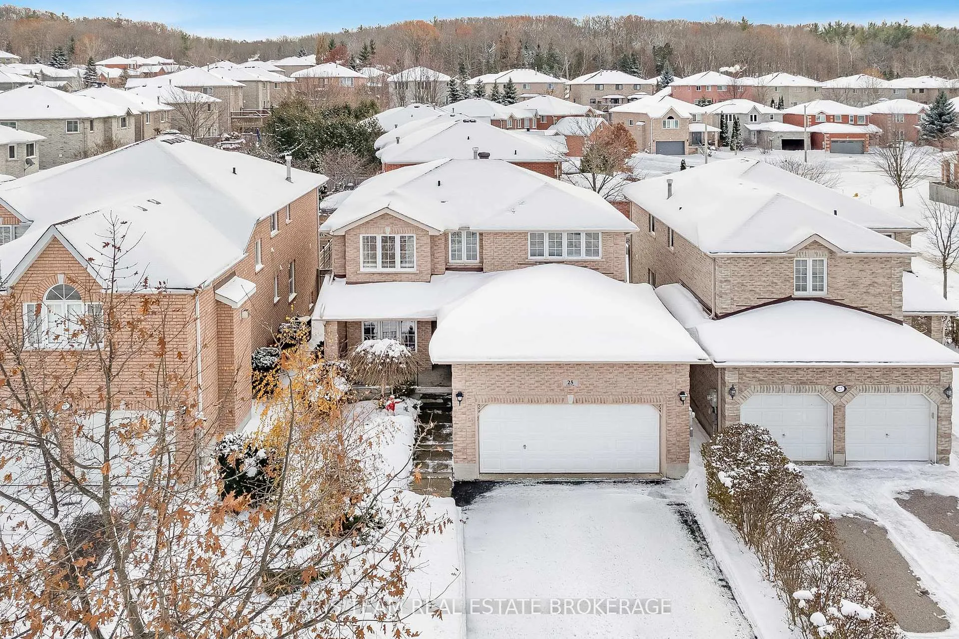 Photo 2 of 25 Dunnett Drive, Barrie, Ardagh — HOMEH