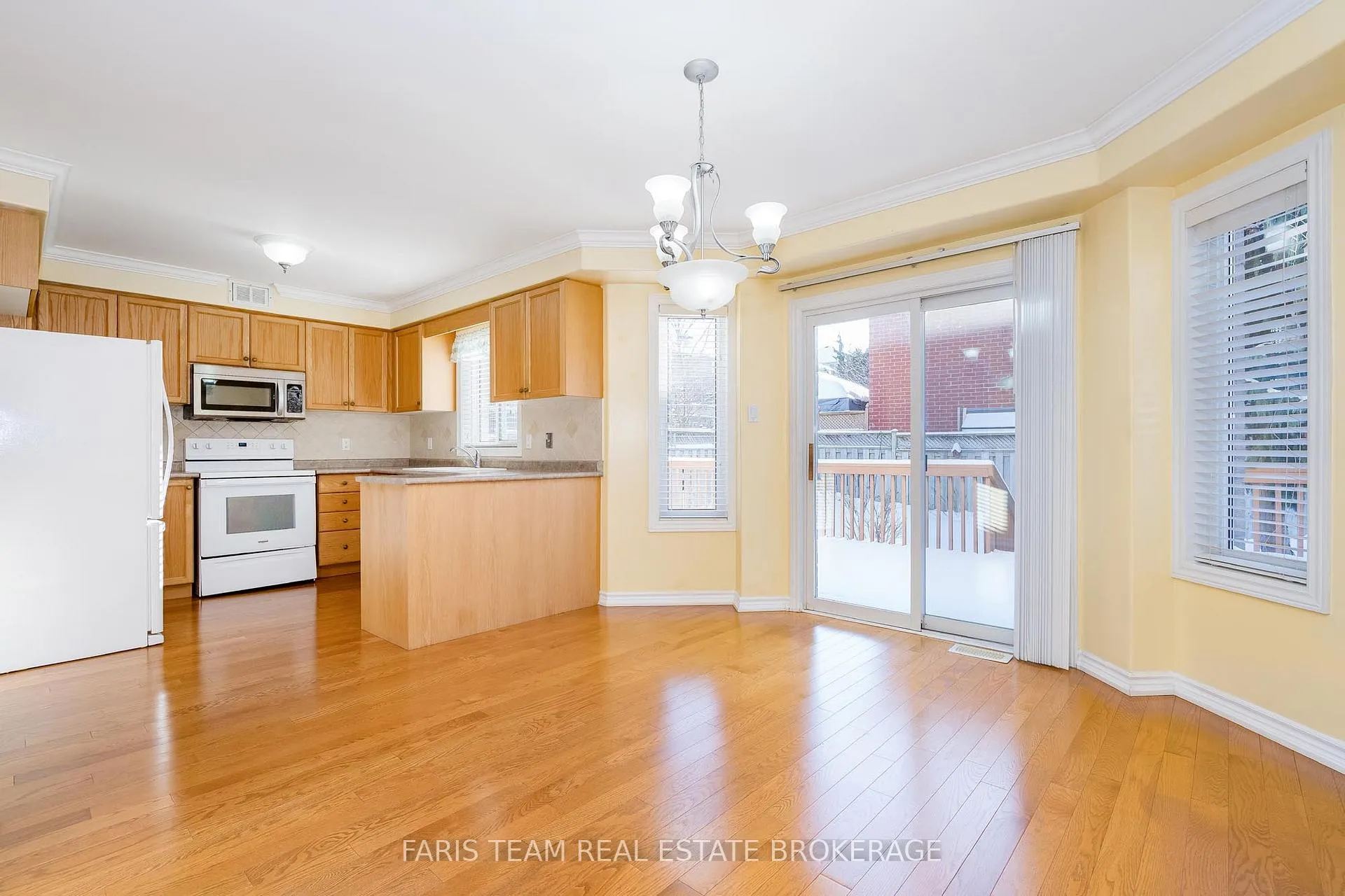 Photo 10 of 25 Dunnett Drive, Barrie, Ardagh — HOMEH