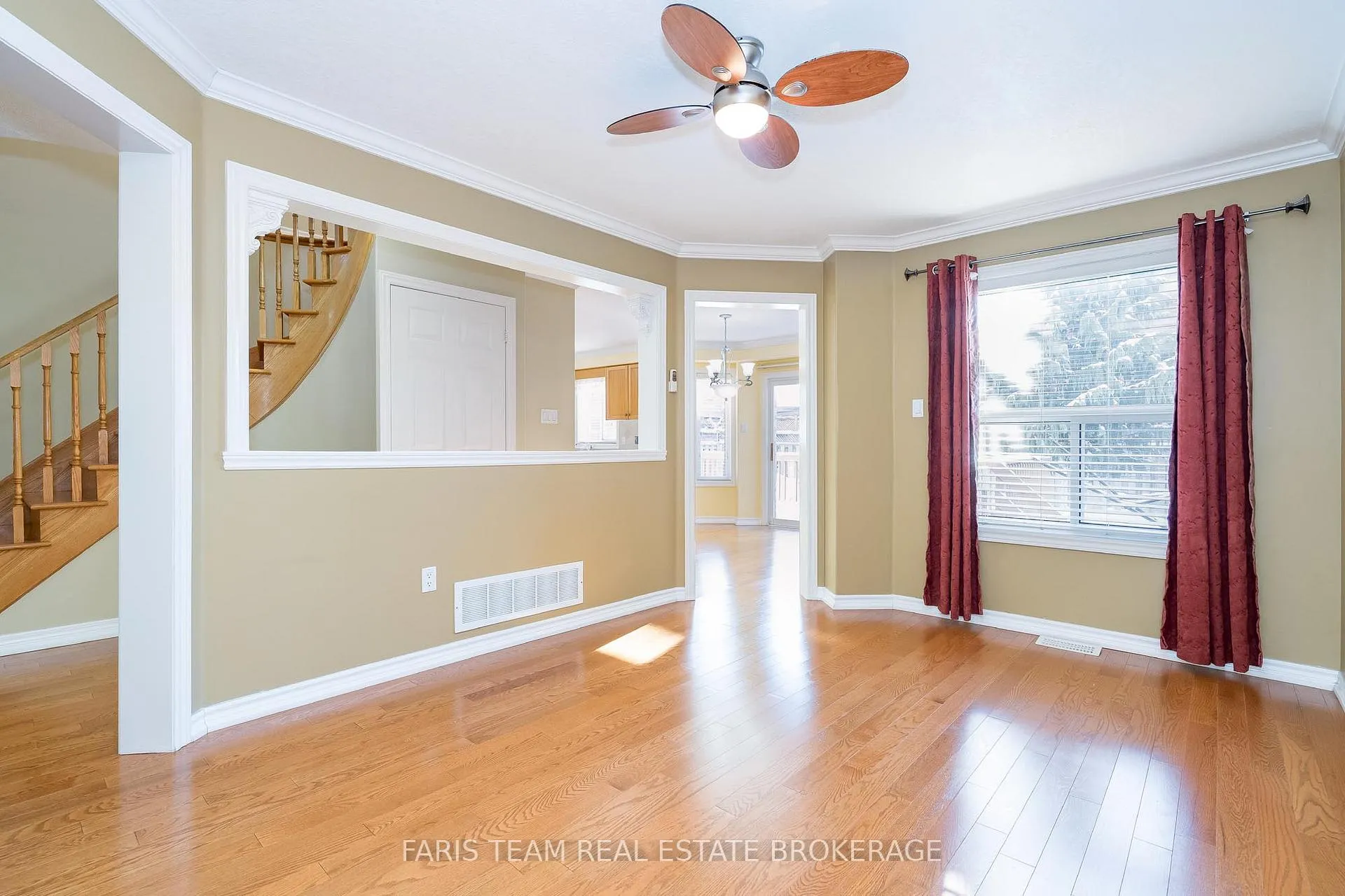 Photo 13 of 25 Dunnett Drive, Barrie, Ardagh — HOMEH