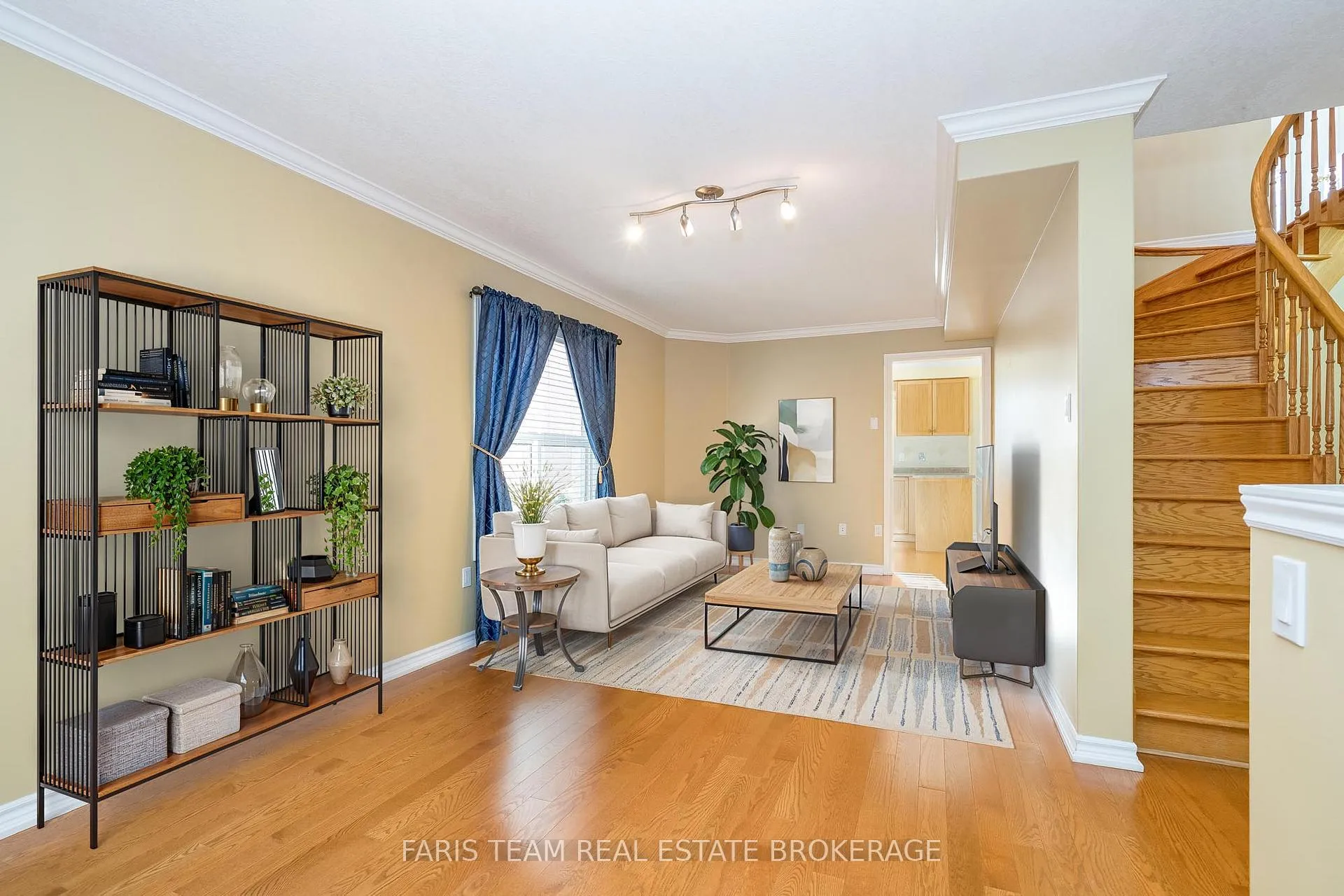 Photo 15 of 25 Dunnett Drive, Barrie, Ardagh — HOMEH