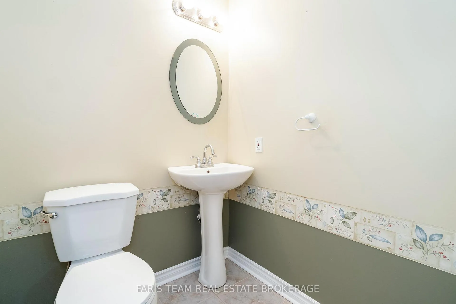 Photo 18 of 25 Dunnett Drive, Barrie, Ardagh — HOMEH