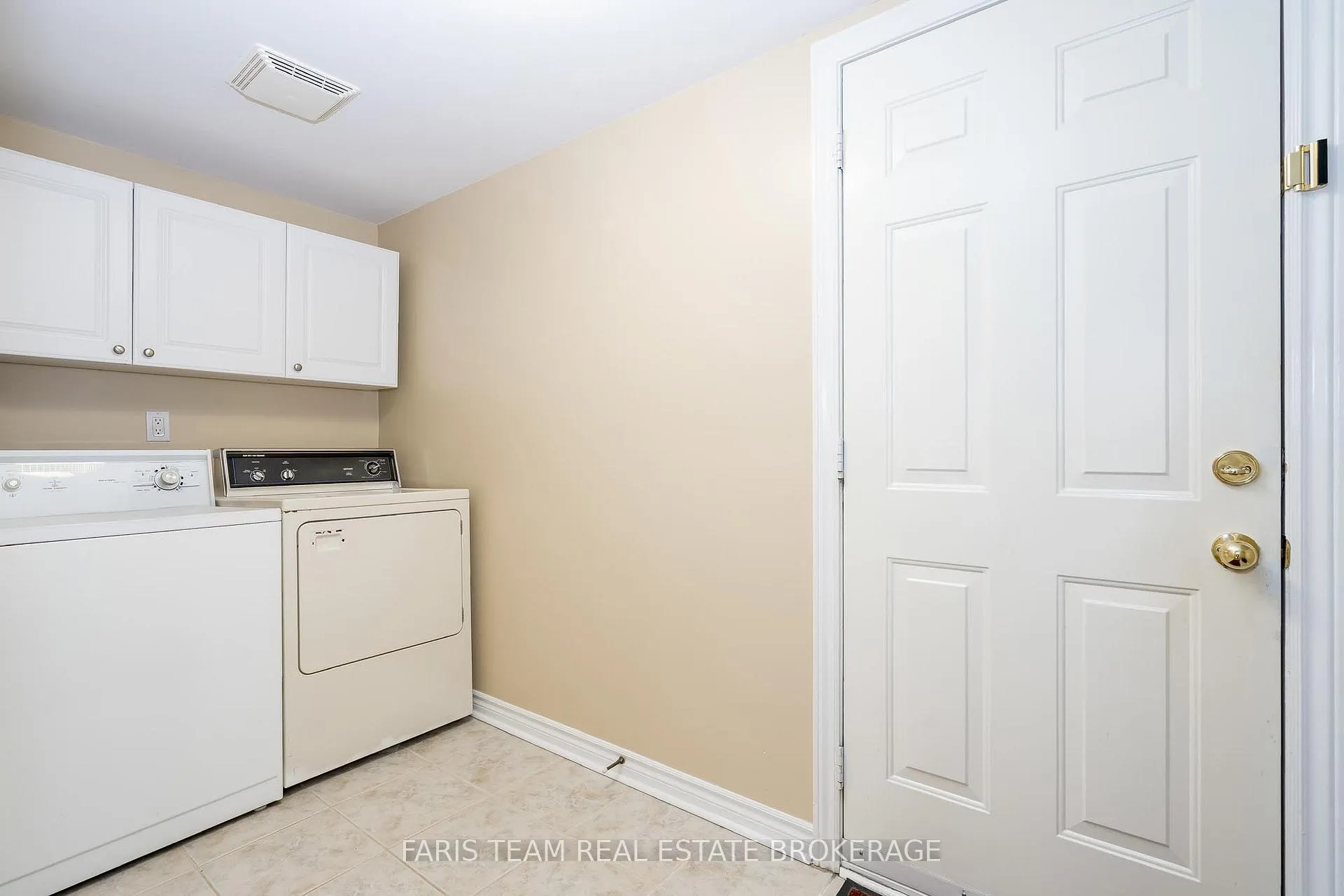 Photo 19 of 25 Dunnett Drive, Barrie, Ardagh — HOMEH