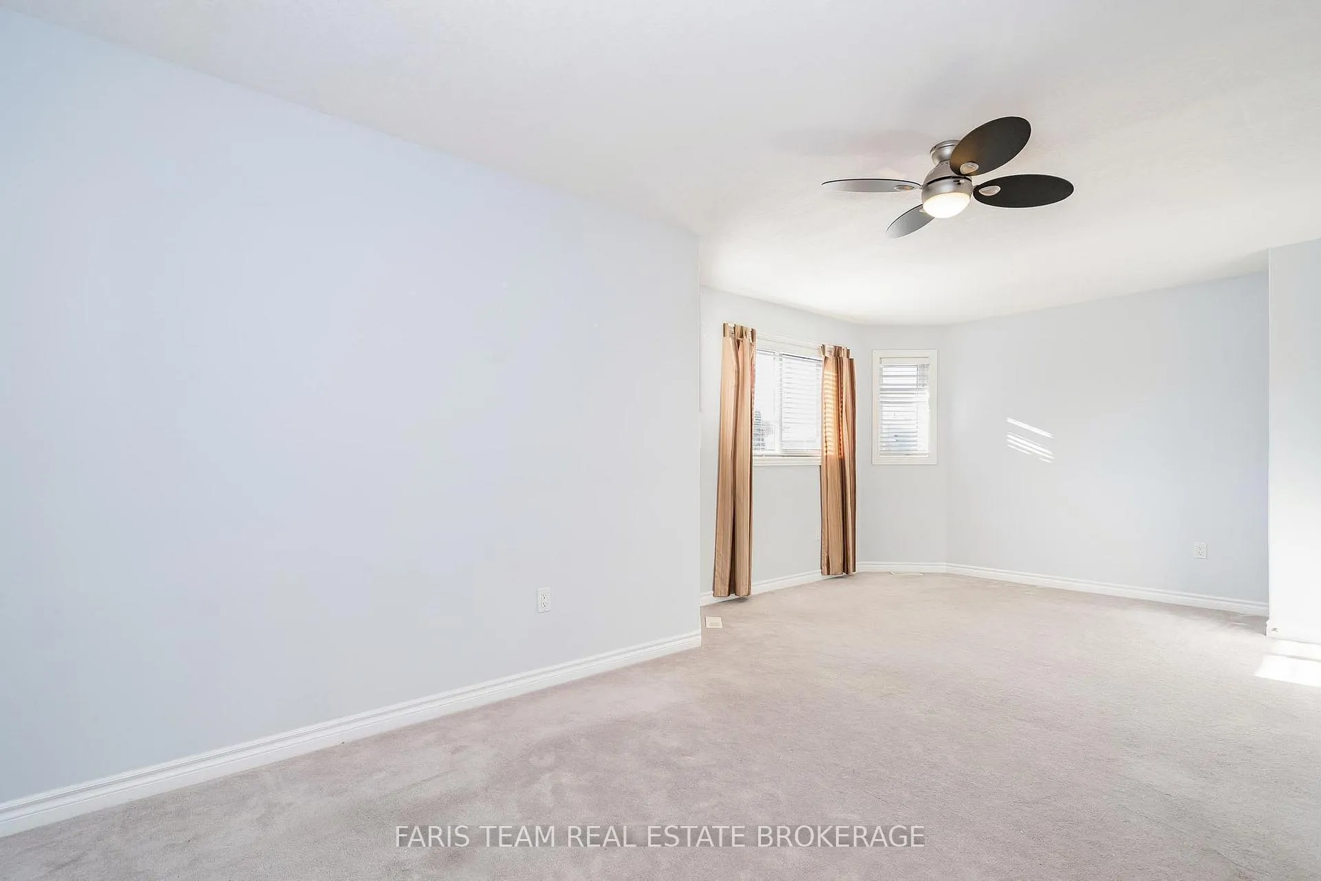 Photo 21 of 25 Dunnett Drive, Barrie, Ardagh — HOMEH