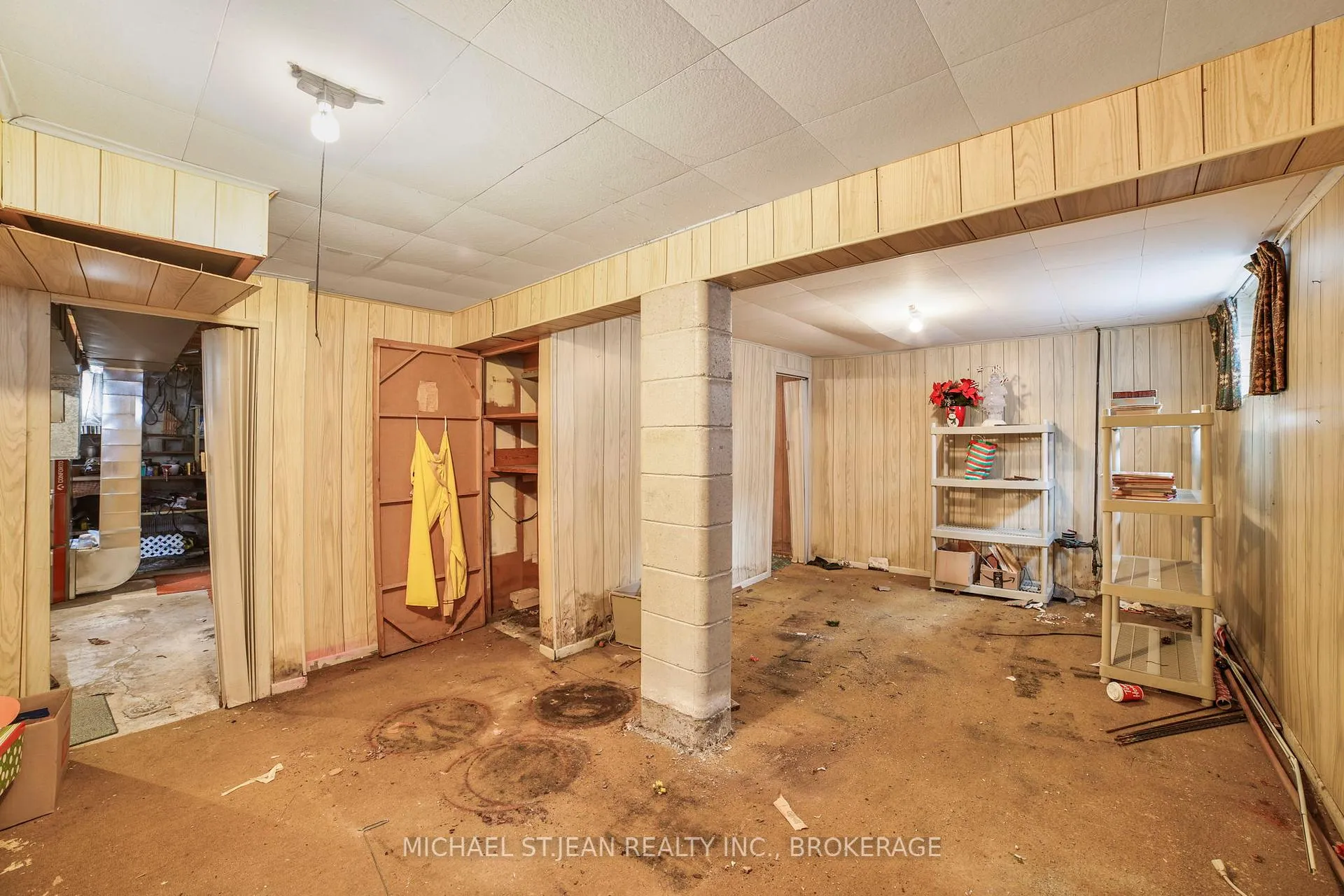 Photo 28 of 46 Hardale Crescent, Hamilton, Huntington — HOMEH