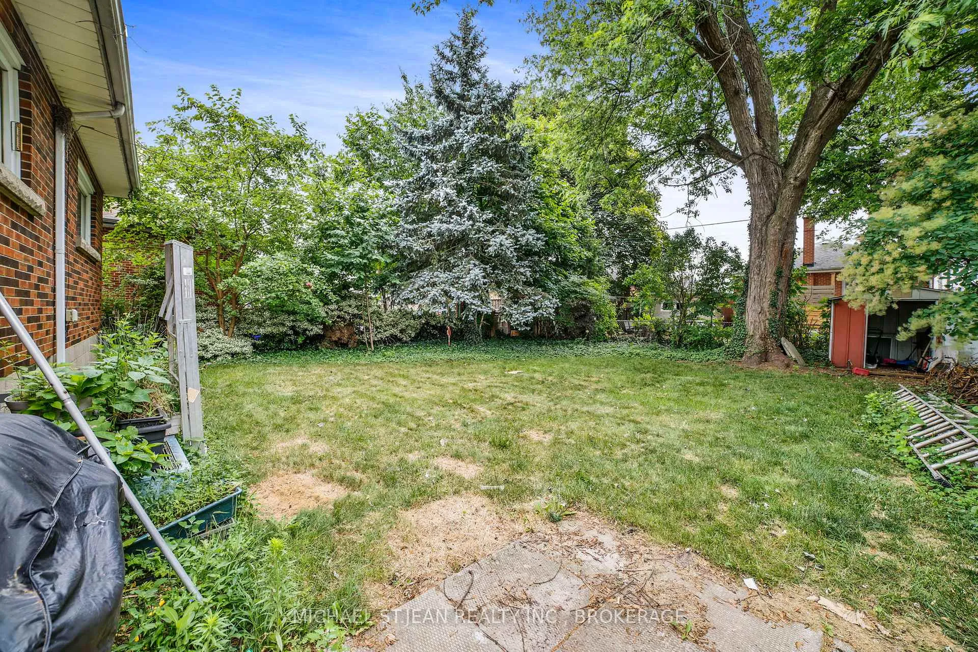 Photo 30 of 46 Hardale Crescent, Hamilton, Huntington — HOMEH