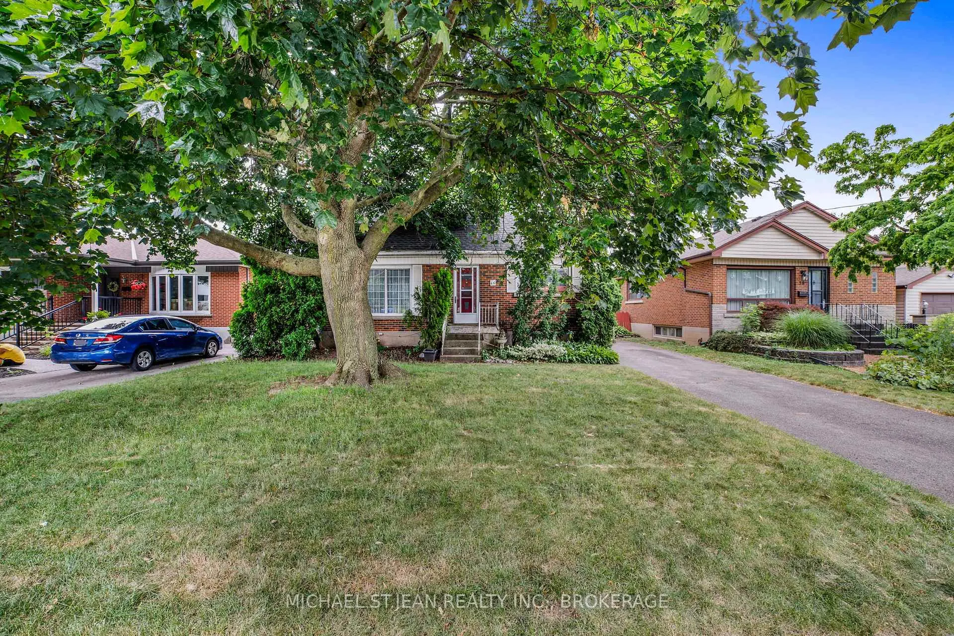 Photo 35 of 46 Hardale Crescent, Hamilton, Huntington — HOMEH