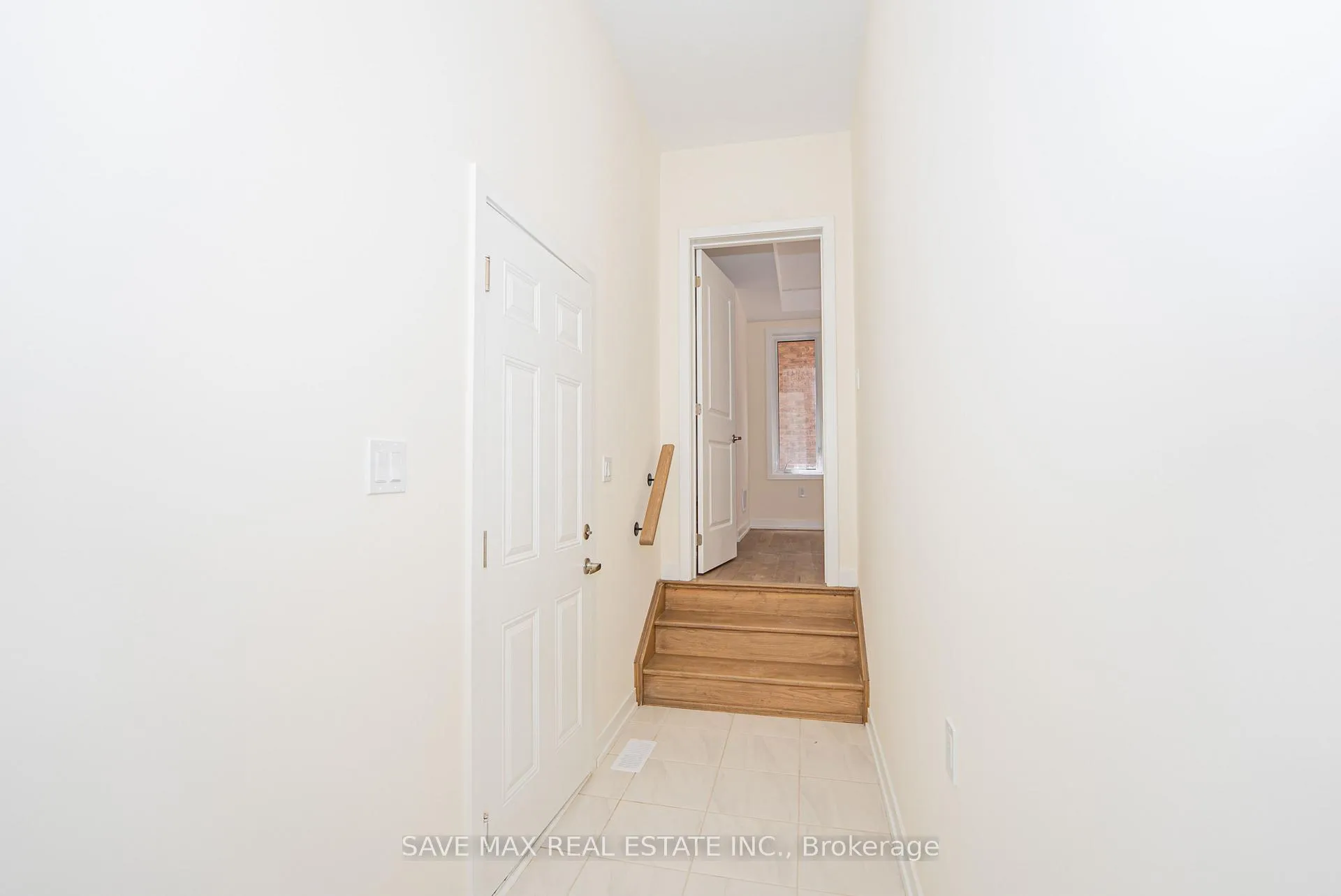 Photo 4 of 25 Stanley Leitch Drive N, Erin — HOMEH