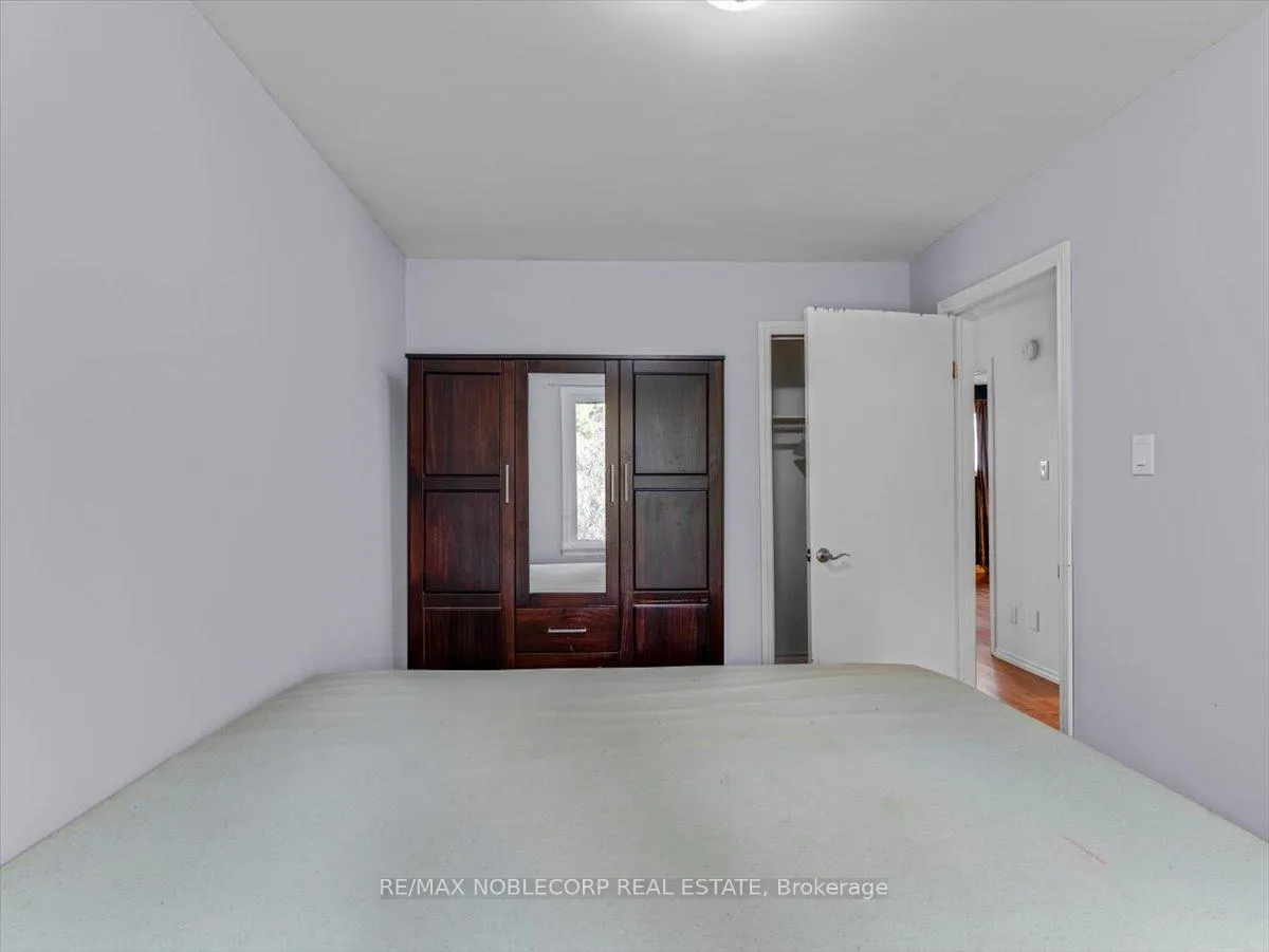 Photo 18 of 175 Toronto Street, Barrie, Queen's Park — HOMEH