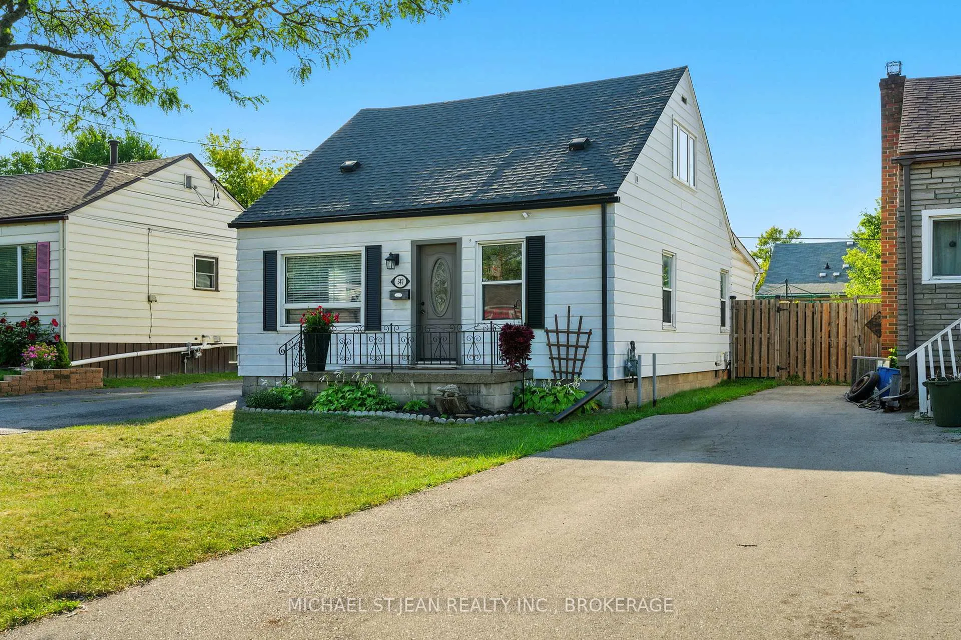 Photo 3 of 347 Weir Street N, Hamilton, Homeside — HOMEH