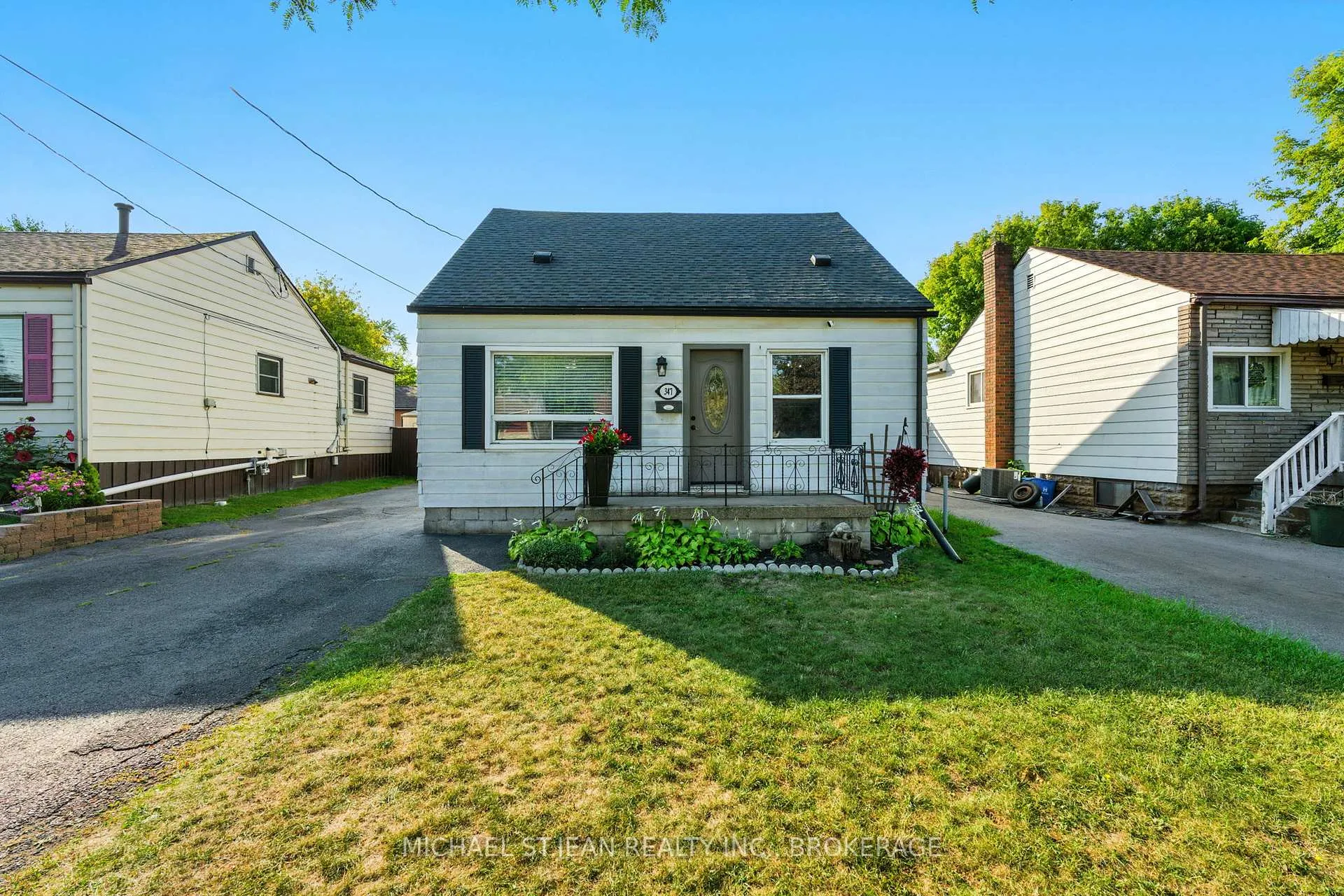 Photo 4 of 347 Weir Street N, Hamilton, Homeside — HOMEH