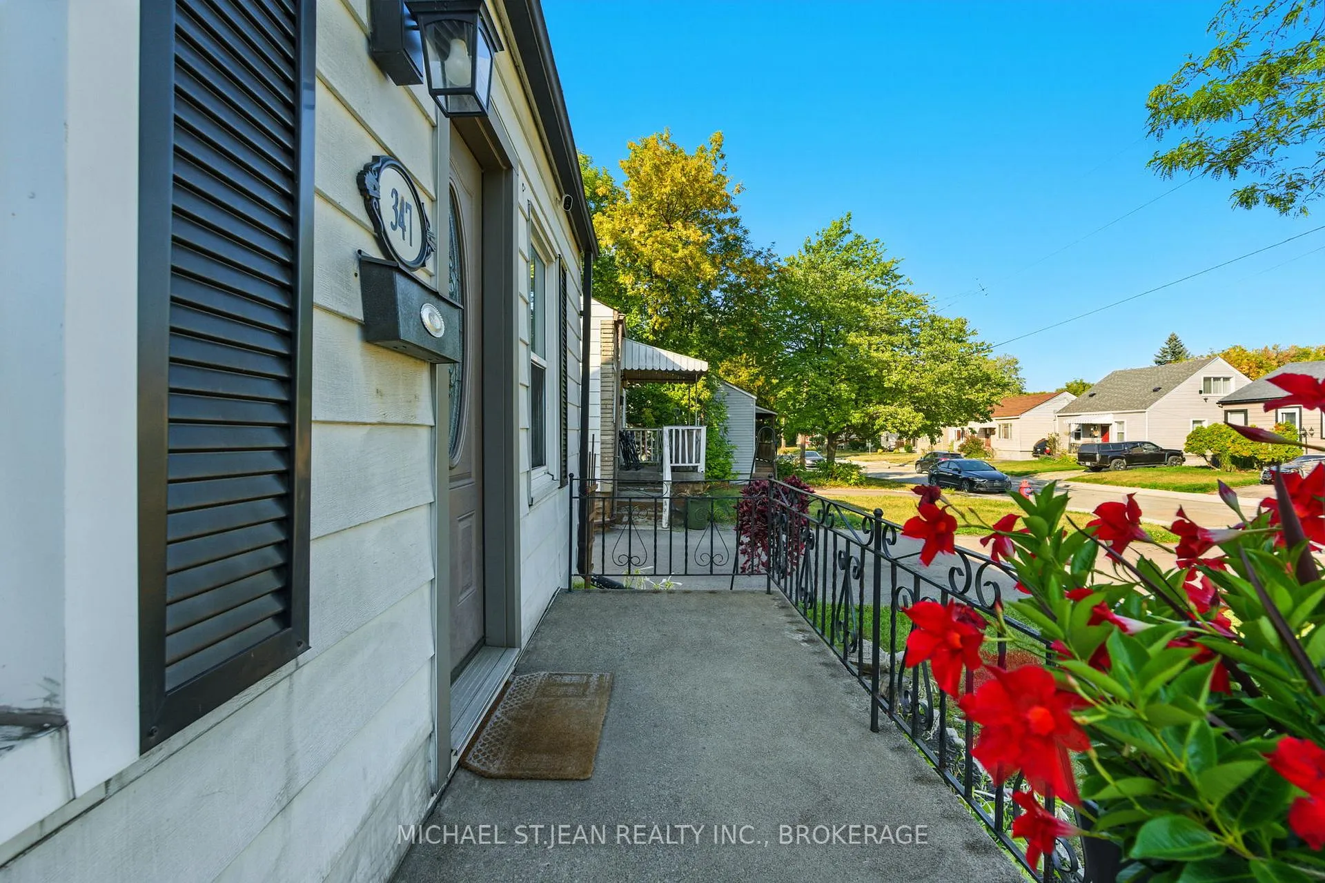 Photo 6 of 347 Weir Street N, Hamilton, Homeside — HOMEH