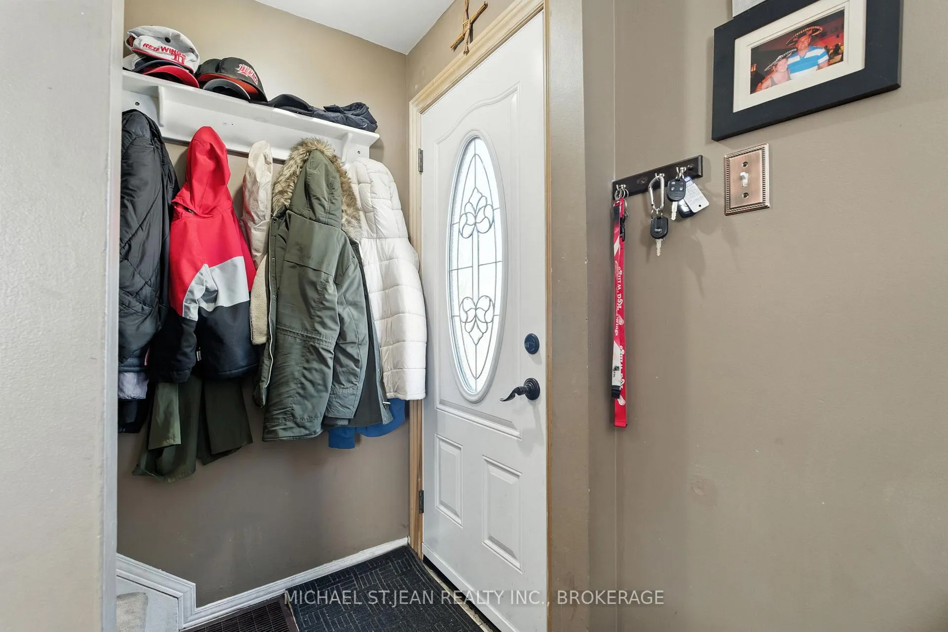 Photo 7 of 347 Weir Street N, Hamilton, Homeside — HOMEH