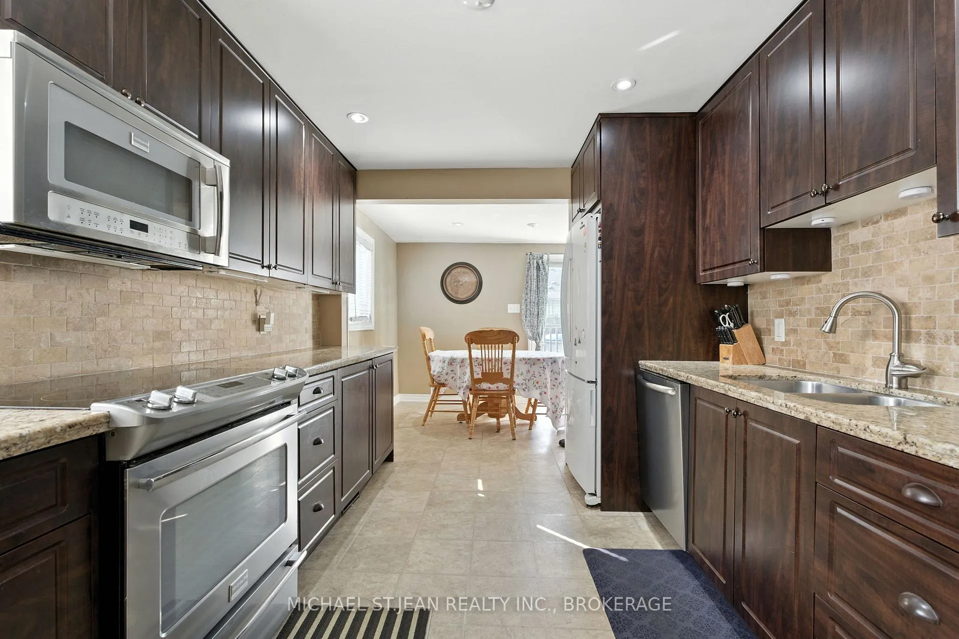 Photo 16 of 347 Weir Street N, Hamilton, Homeside — HOMEH