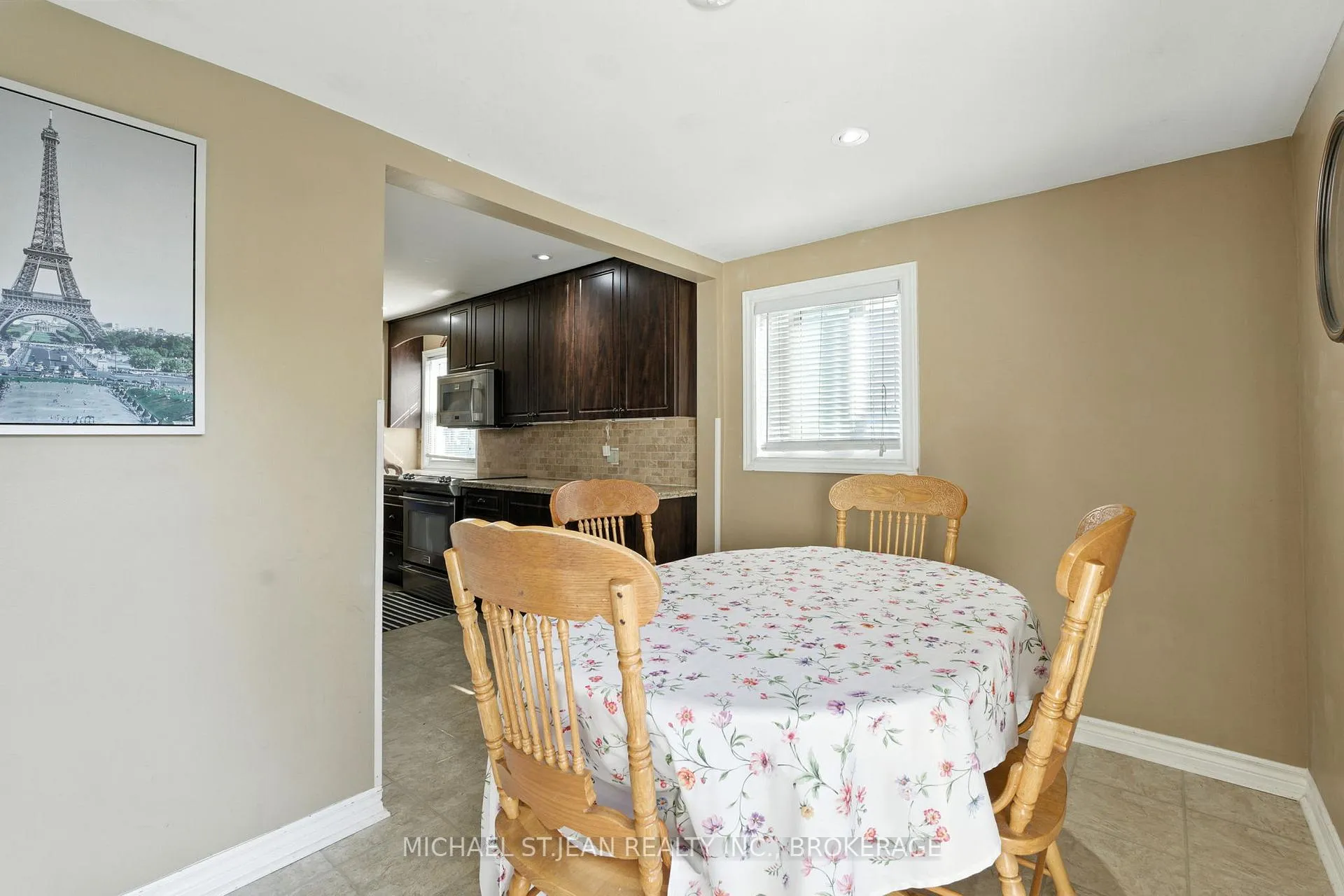 Photo 18 of 347 Weir Street N, Hamilton, Homeside — HOMEH