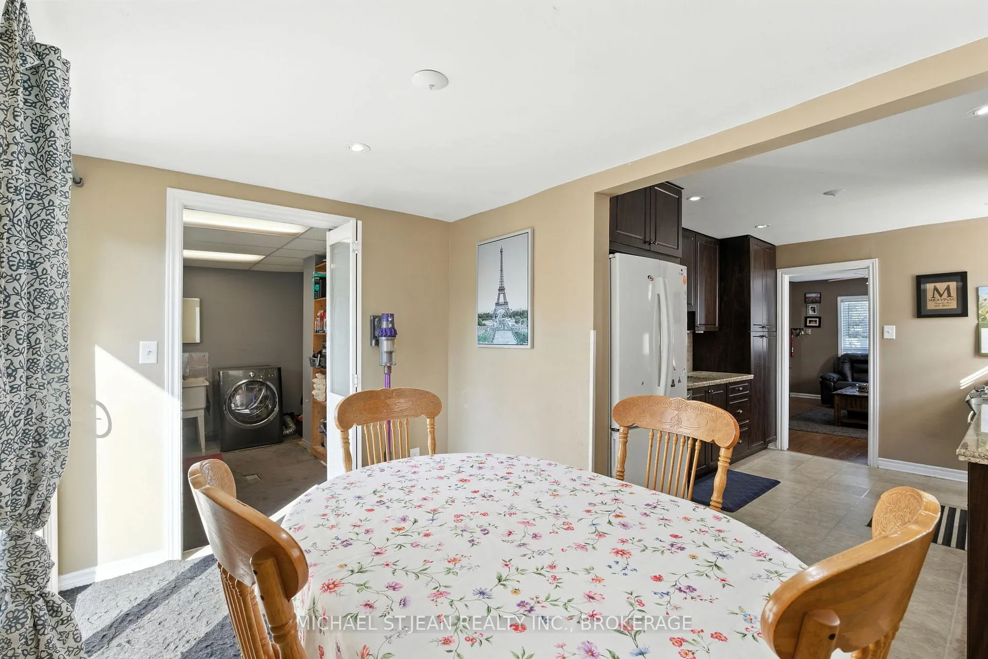 Photo 19 of 347 Weir Street N, Hamilton, Homeside — HOMEH