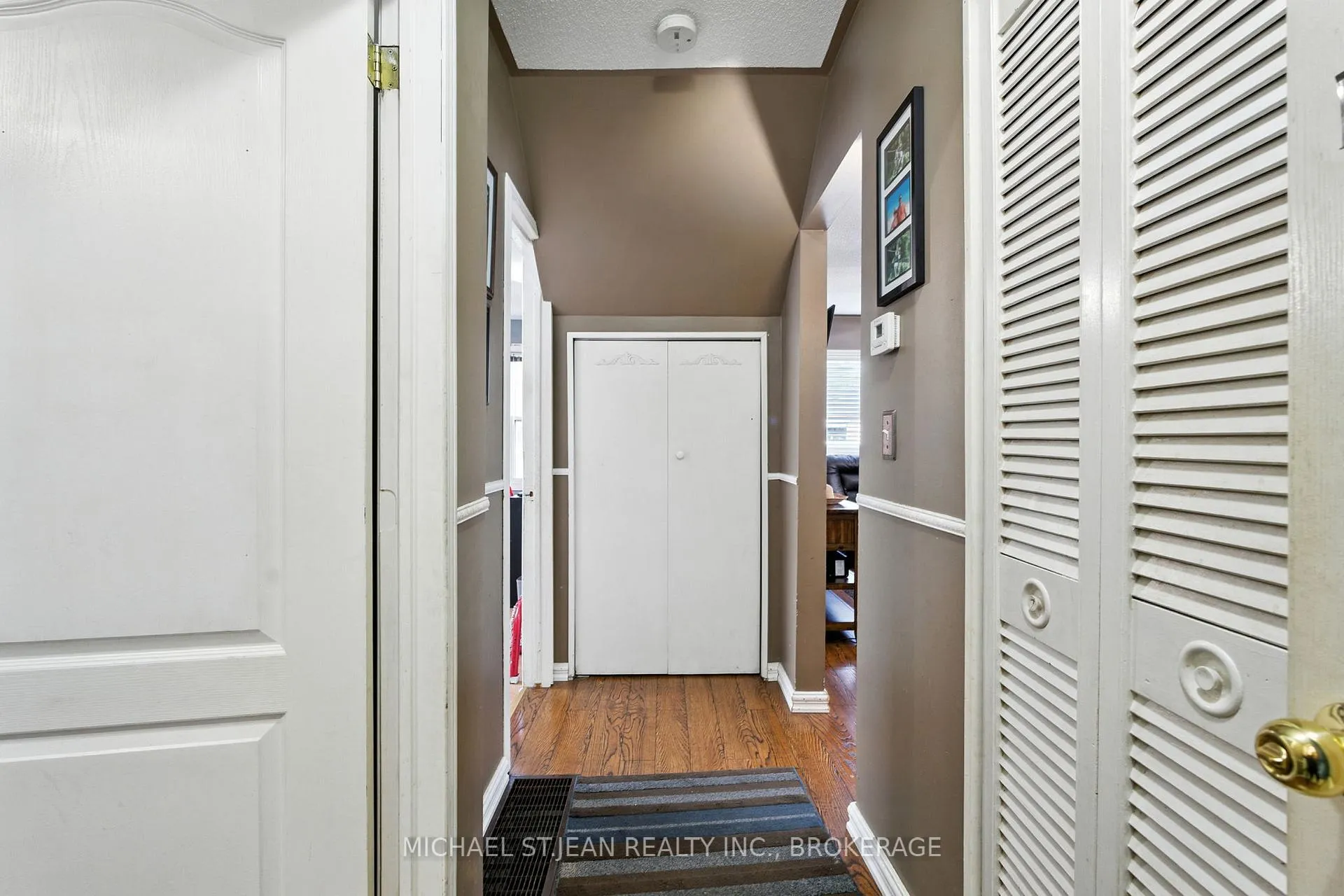 Photo 21 of 347 Weir Street N, Hamilton, Homeside — HOMEH