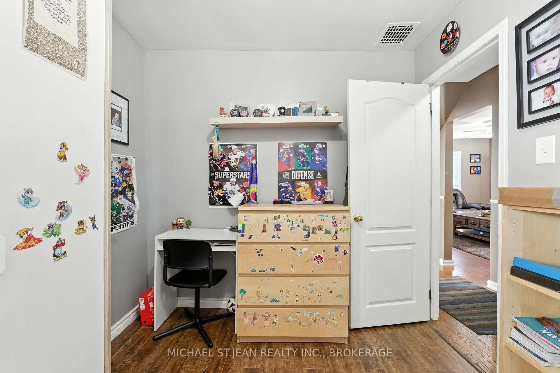 Photo 24 of 347 Weir Street N, Hamilton, Homeside — HOMEH