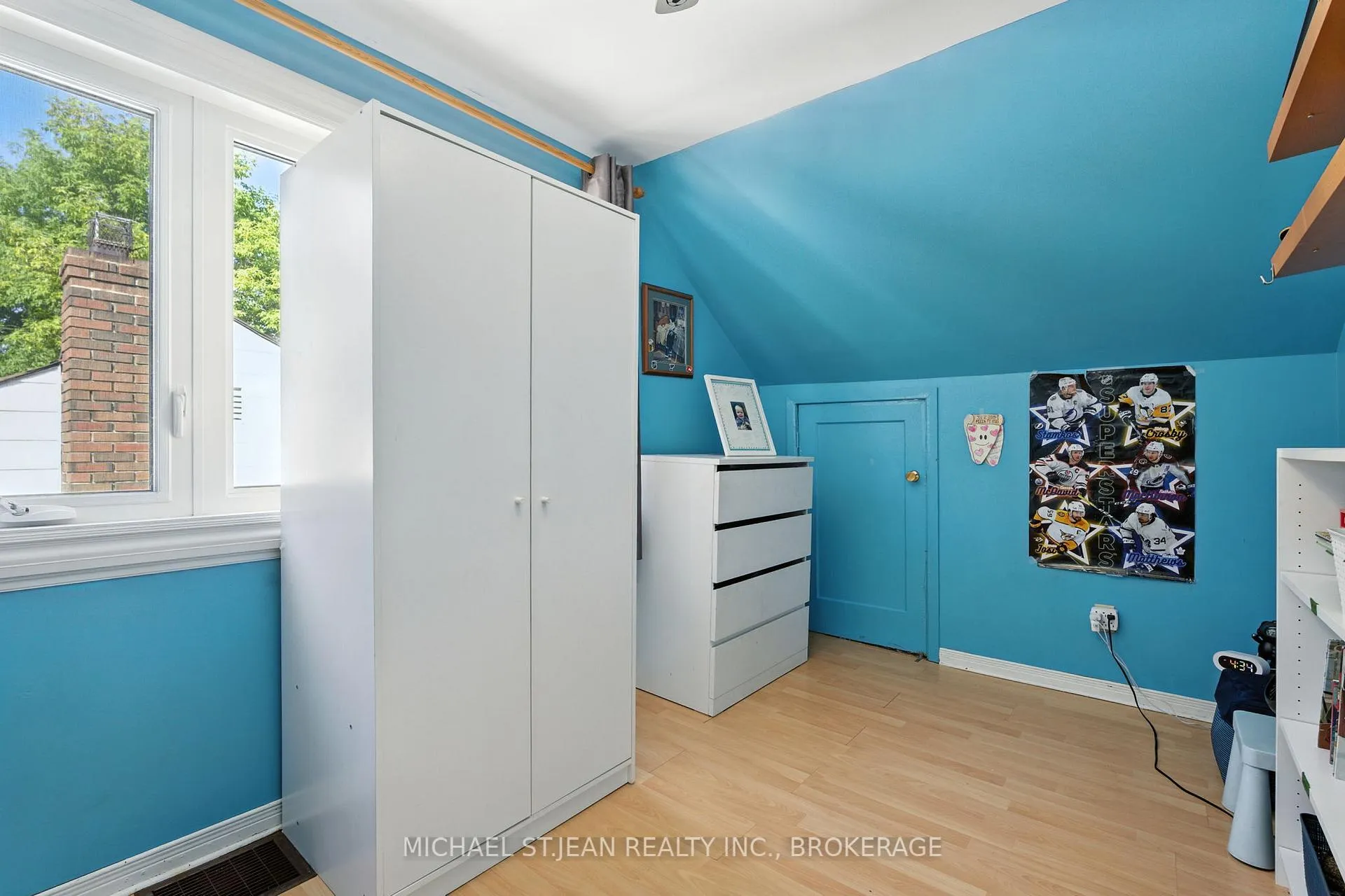Photo 32 of 347 Weir Street N, Hamilton, Homeside — HOMEH