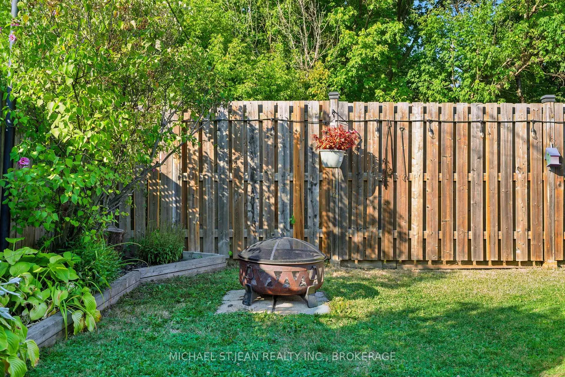 Photo 40 of 347 Weir Street N, Hamilton, Homeside — HOMEH