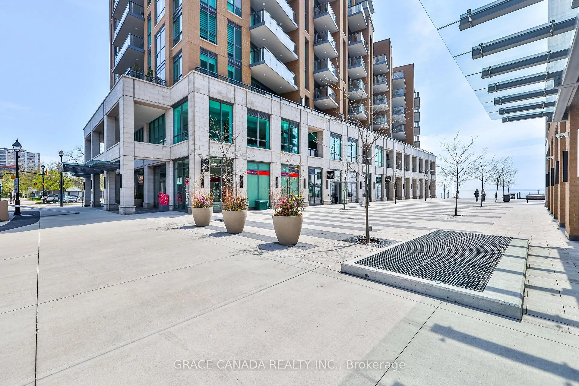 Photo 3 of Unit 704, 2060 Lakeshore Road, Burlington, Brant — HOMEH
