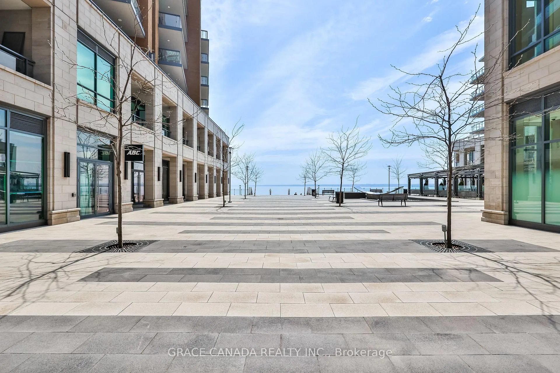 Photo 4 of Unit 704, 2060 Lakeshore Road, Burlington, Brant — HOMEH