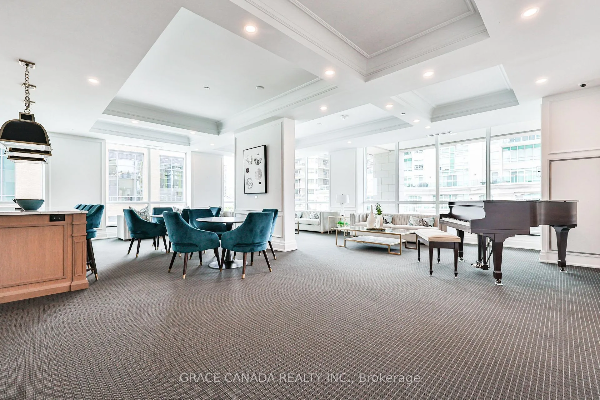 Photo 9 of Unit 704, 2060 Lakeshore Road, Burlington, Brant — HOMEH