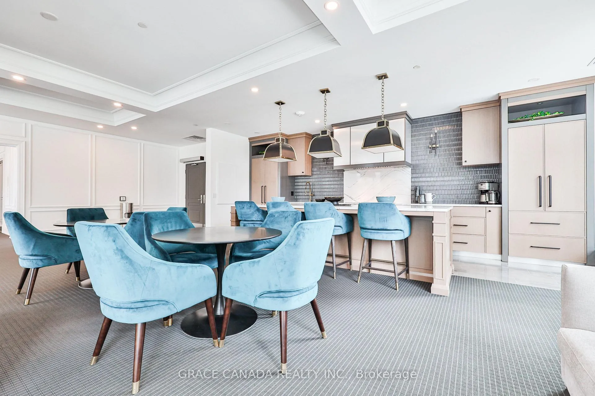 Photo 11 of Unit 704, 2060 Lakeshore Road, Burlington, Brant — HOMEH