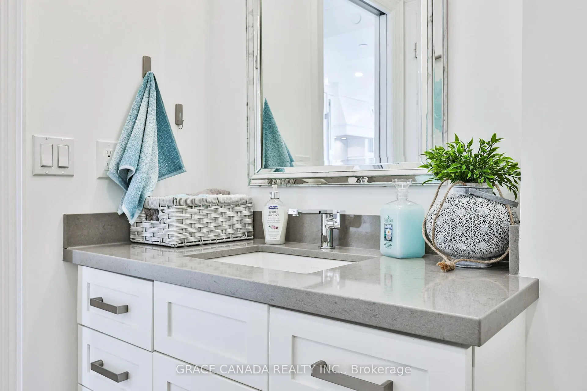 Photo 17 of Unit 704, 2060 Lakeshore Road, Burlington, Brant — HOMEH