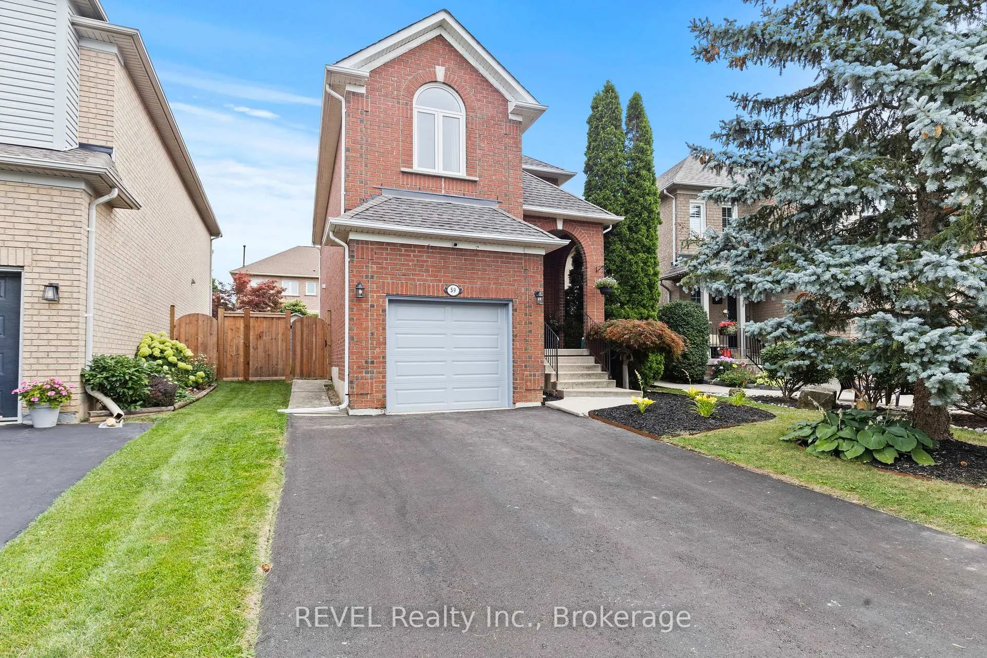 Photo 2 of 59 Segwun Road, Hamilton, Waterdown — HOMEH