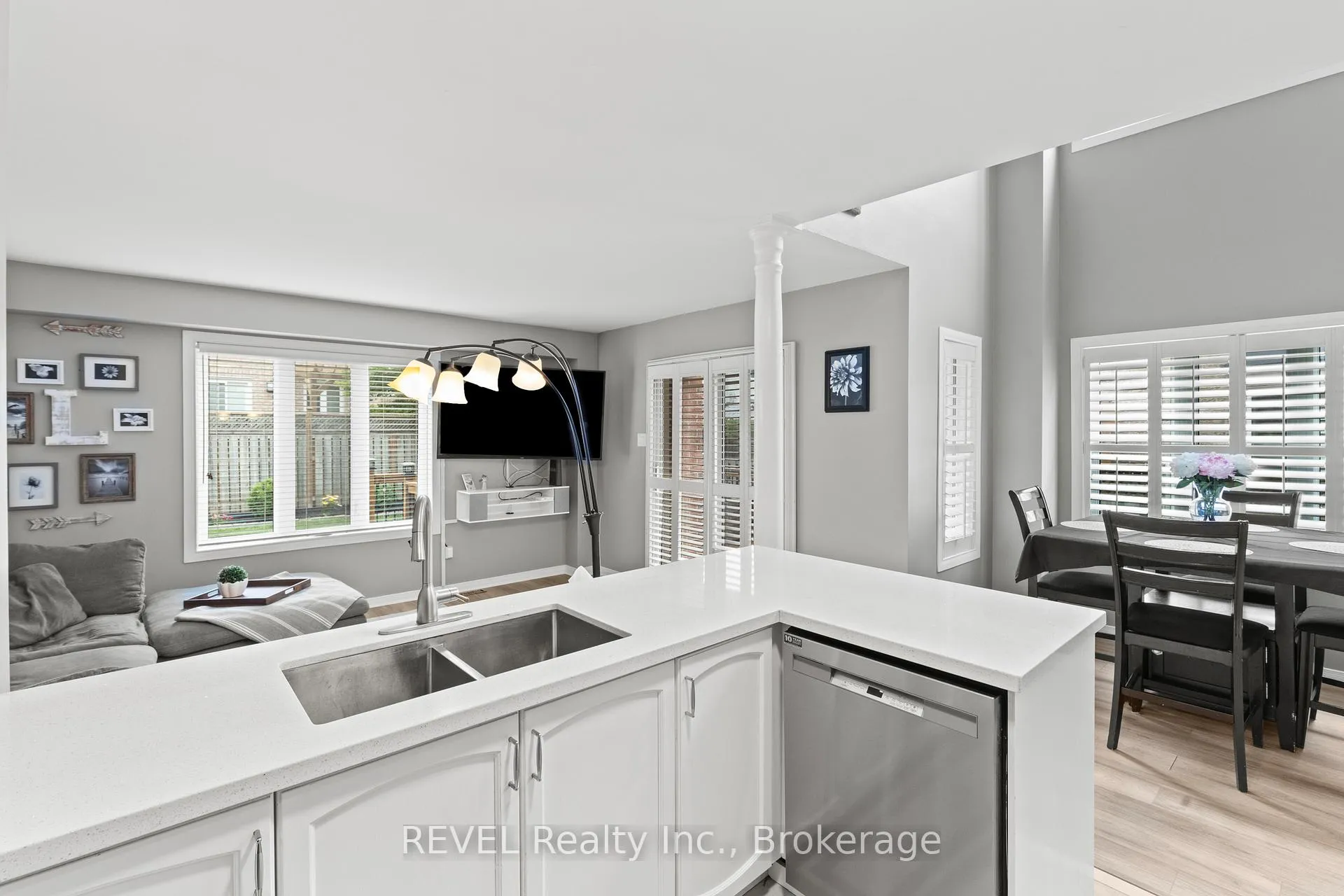 Photo 10 of 59 Segwun Road, Hamilton, Waterdown — HOMEH