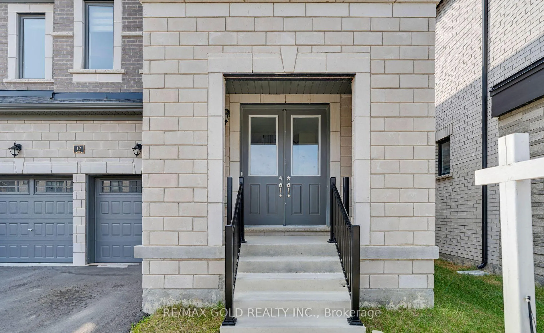 Photo 2 of 12 Vincena Road, Caledon, Rural Caledon — HOMEH