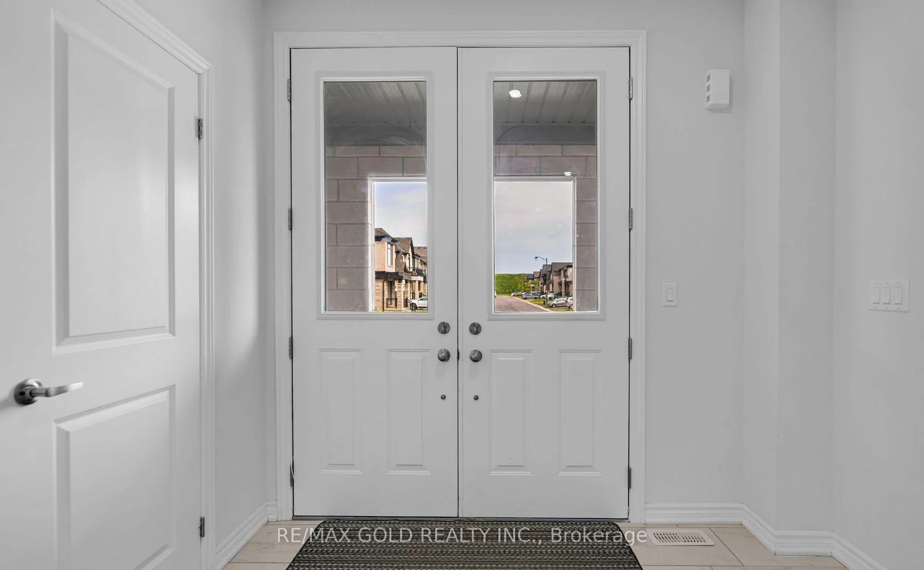 Photo 3 of 12 Vincena Road, Caledon, Rural Caledon — HOMEH