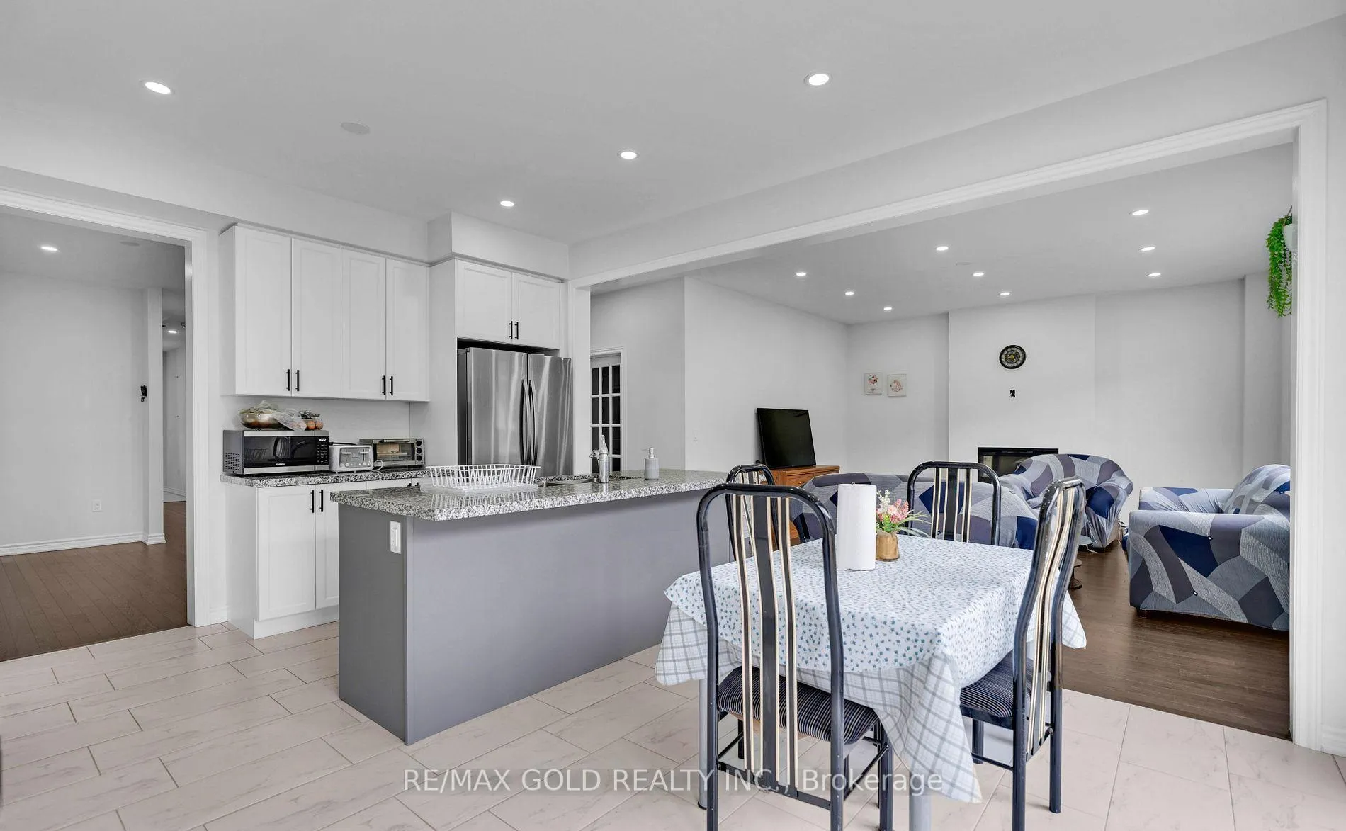 Photo 16 of 12 Vincena Road, Caledon, Rural Caledon — HOMEH