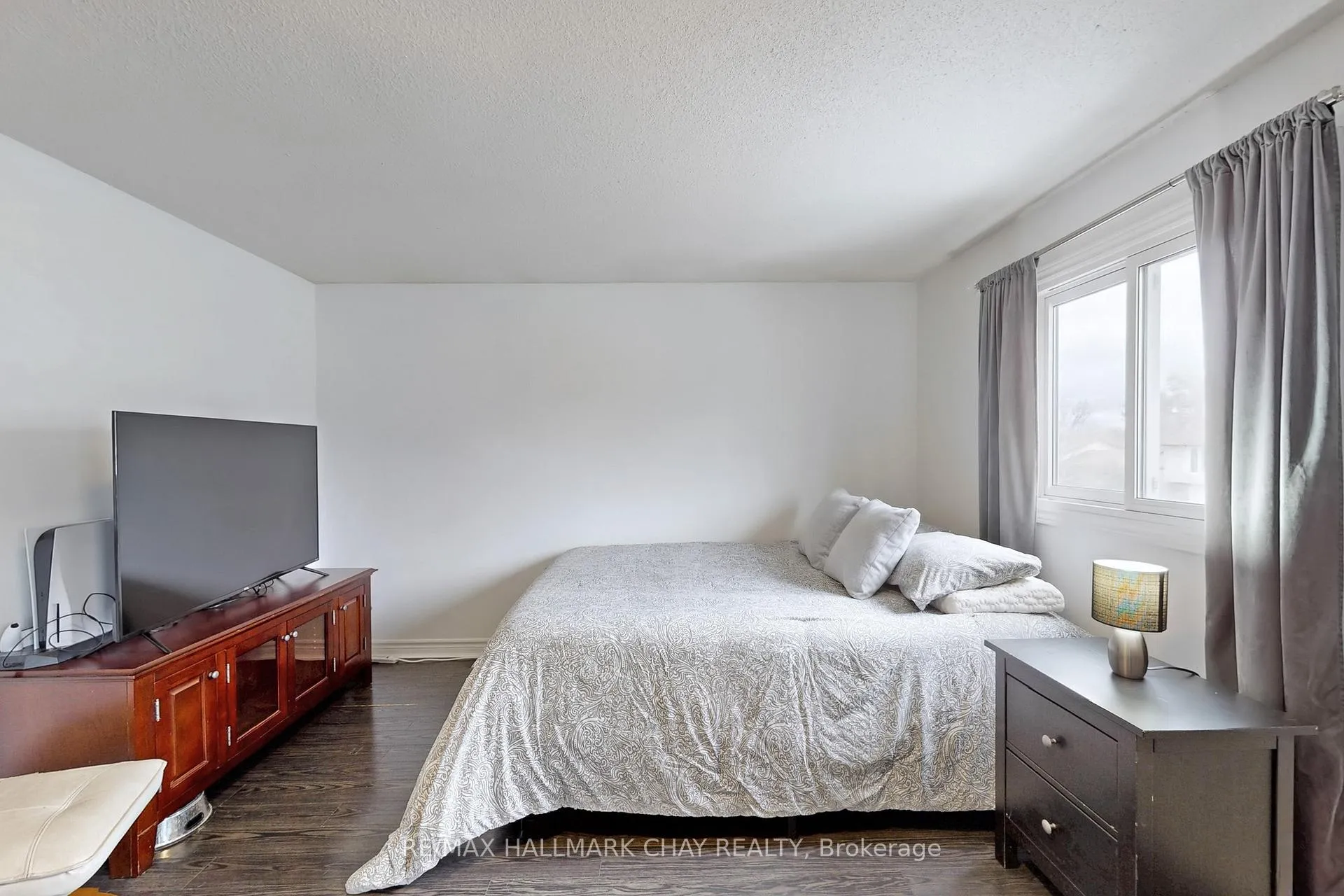 Photo 16 of 42 Janice Drive, Barrie, Sunnidale — HOMEH
