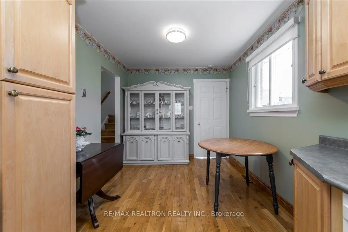 Photo 8 of 1001 Howard Street, Midland — HOMEH