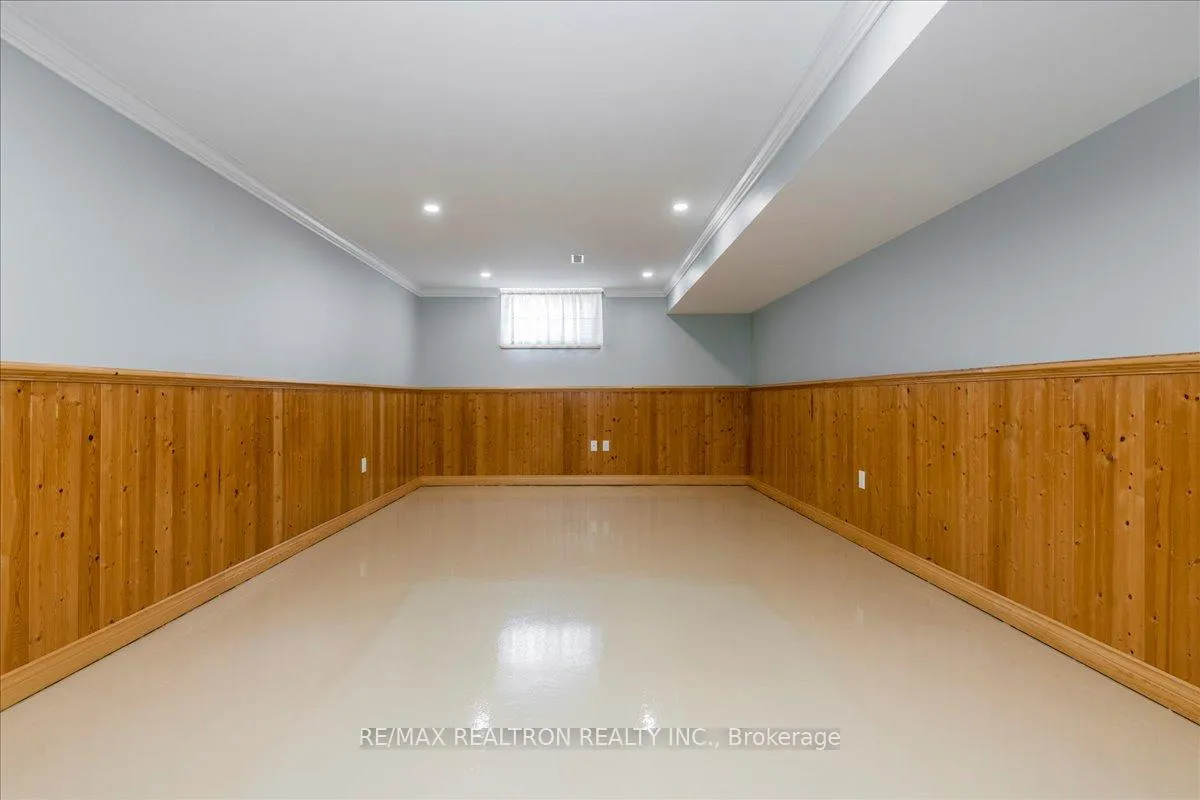 Photo 14 of 1001 Howard Street, Midland — HOMEH