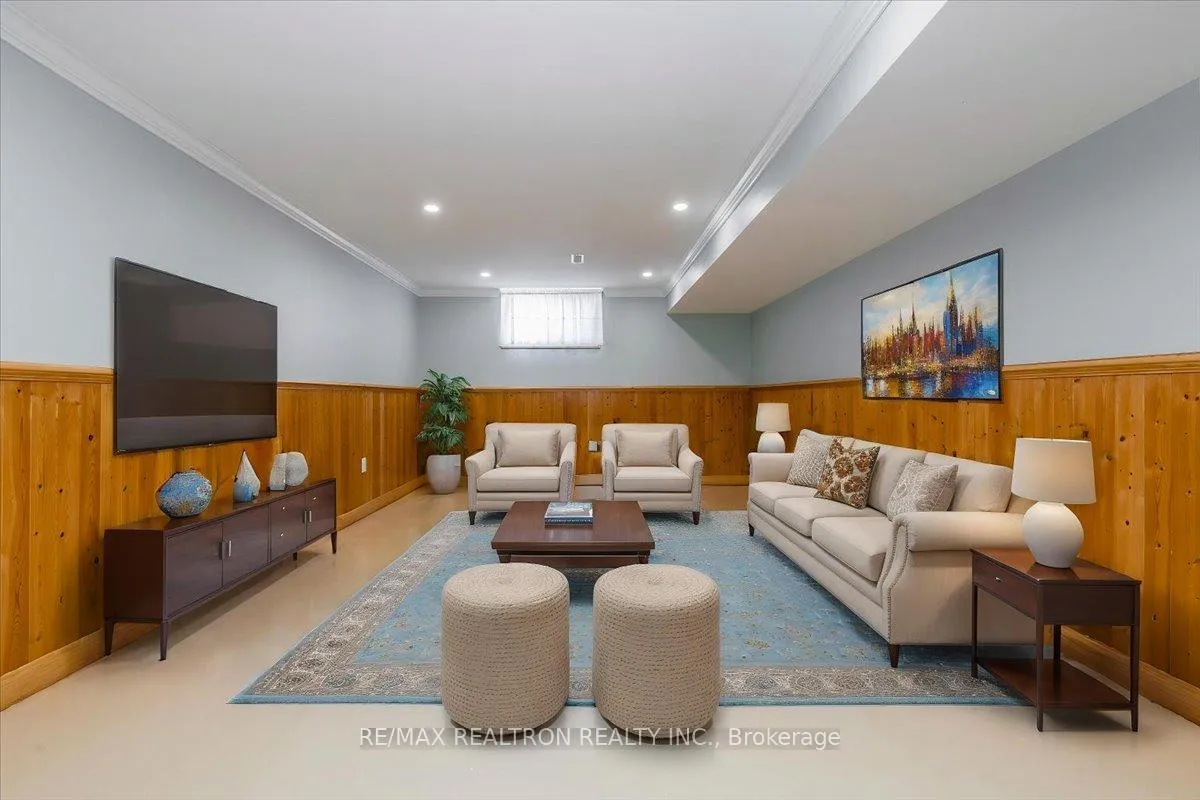 Photo 15 of 1001 Howard Street, Midland — HOMEH