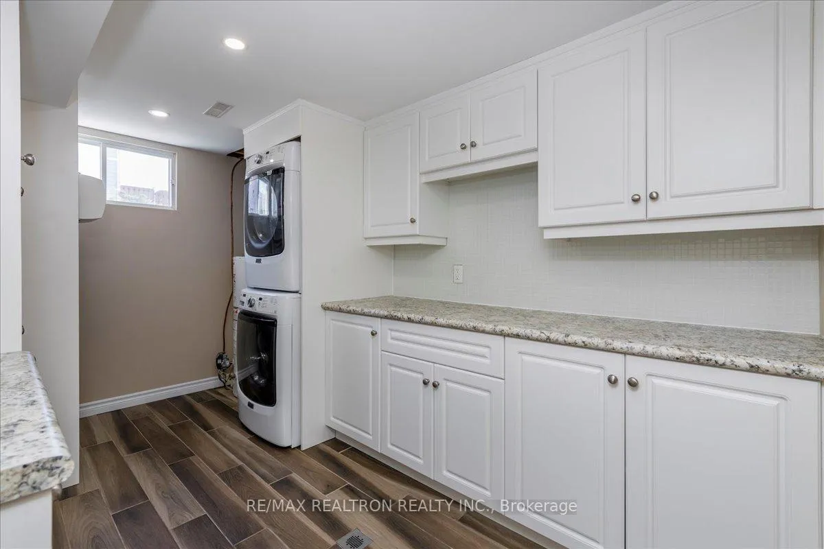 Photo 17 of 1001 Howard Street, Midland — HOMEH