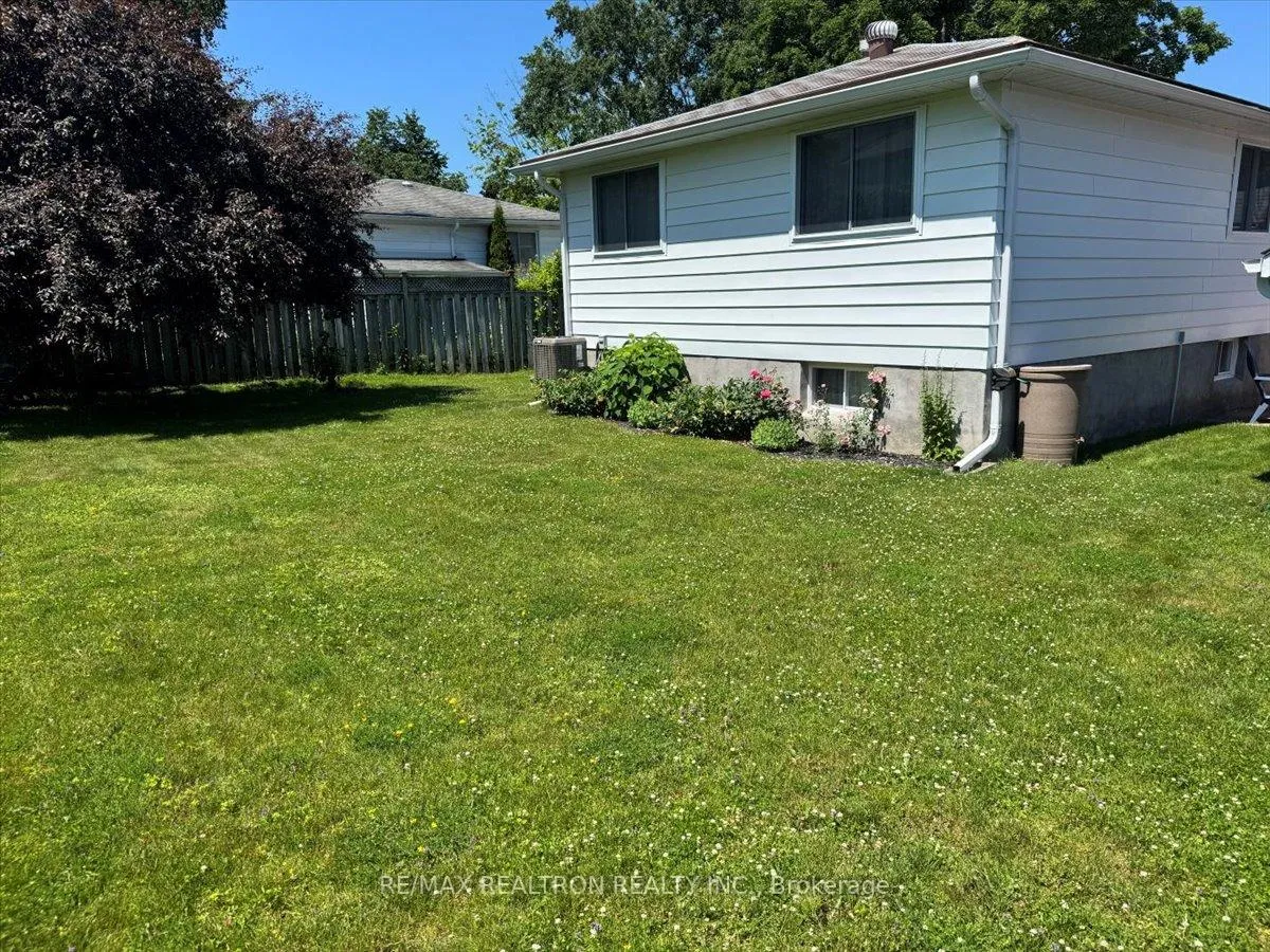 Photo 18 of 1001 Howard Street, Midland — HOMEH